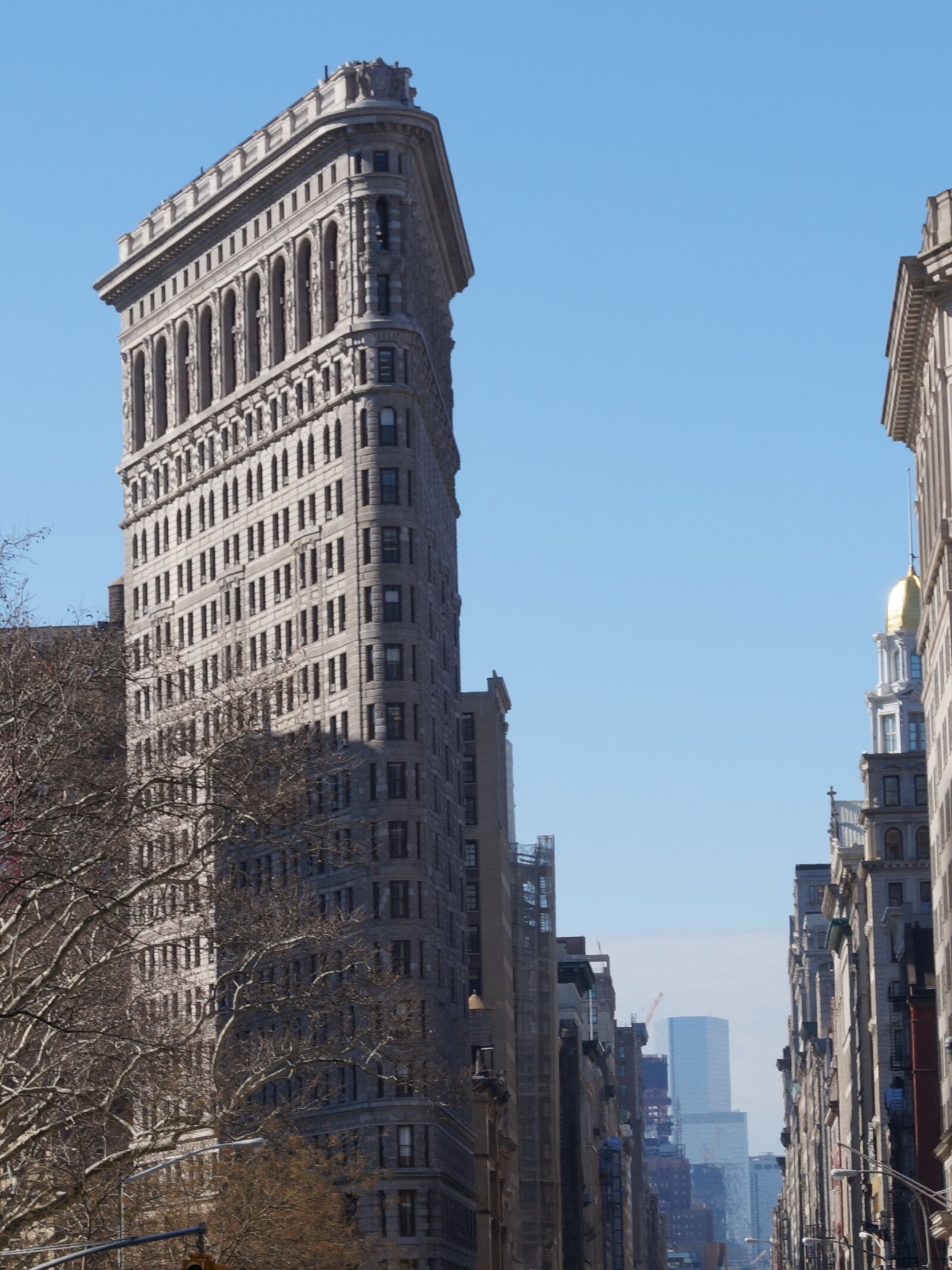 Sony DT 18-55mm F3.5-5.6 SAM II sample photo. Building, manhattan, iron photography