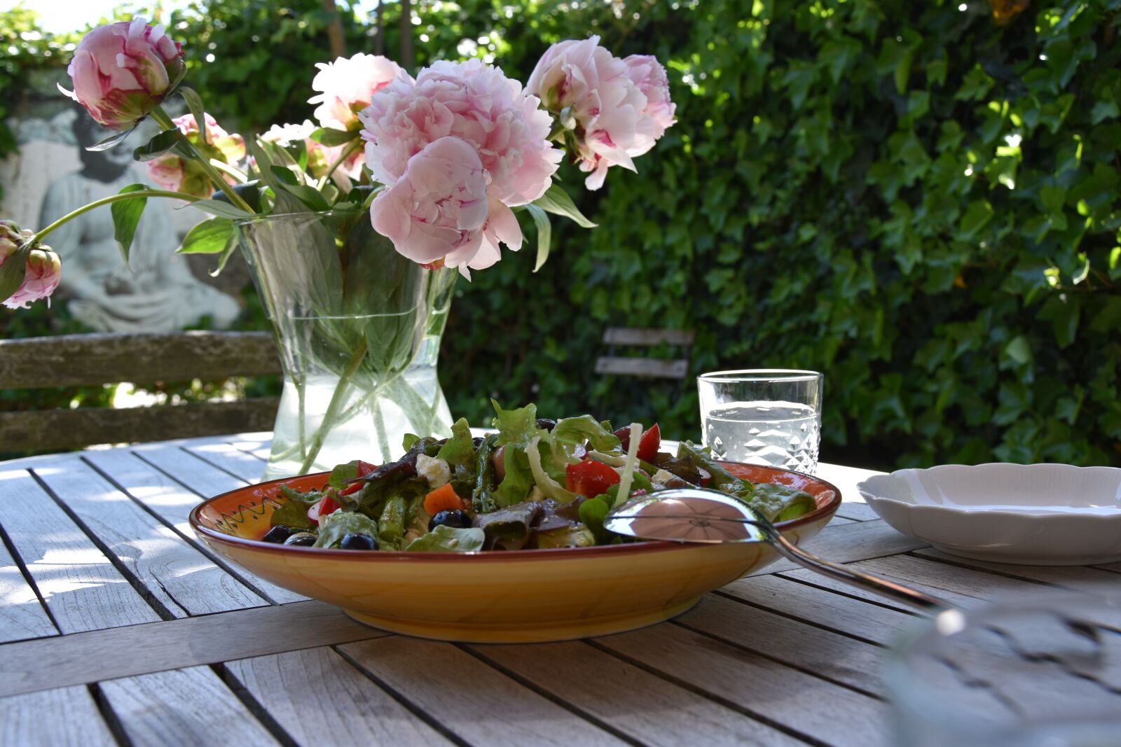 Nikon D3400 sample photo. Salad, flowers, garden photography