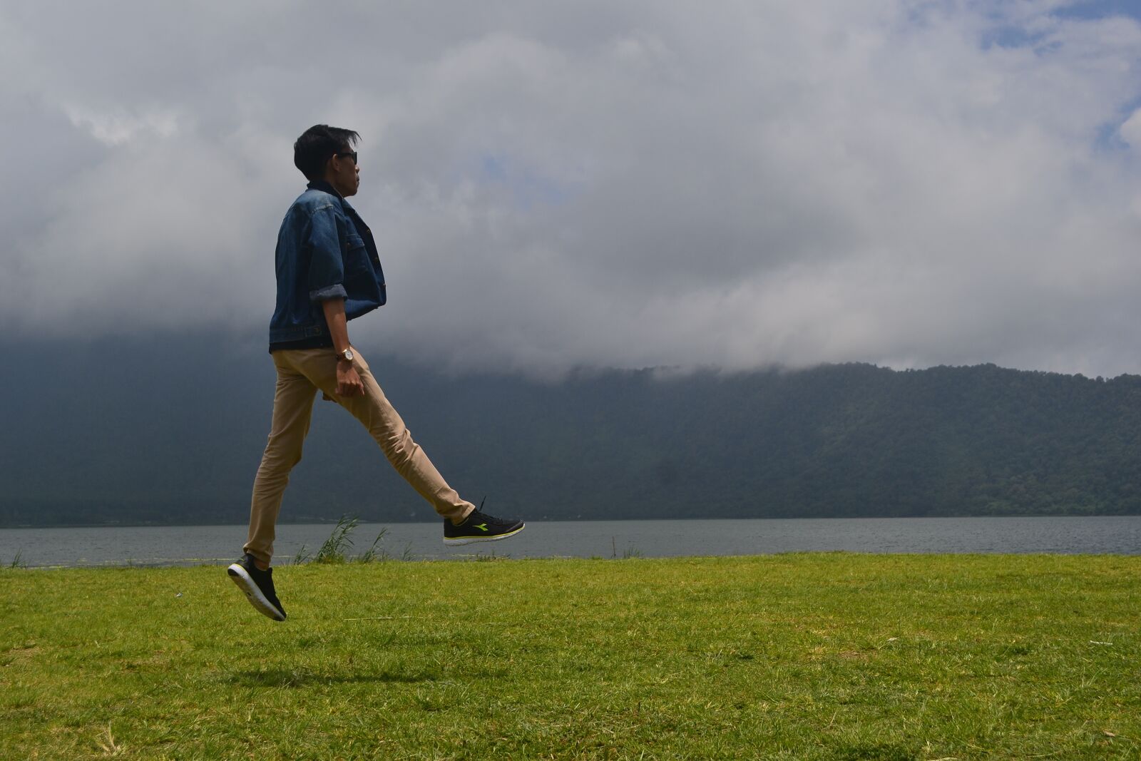 Nikon D3100 sample photo. Elevating, jump, people photography