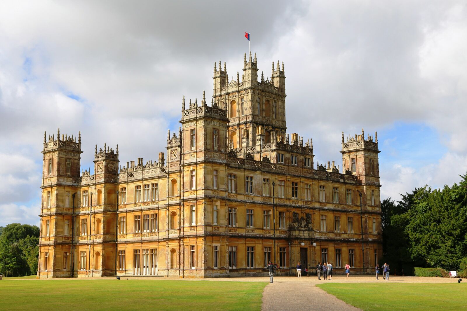 Canon EF 24-105mm F4L IS USM sample photo. Highclere, castle, newbury photography