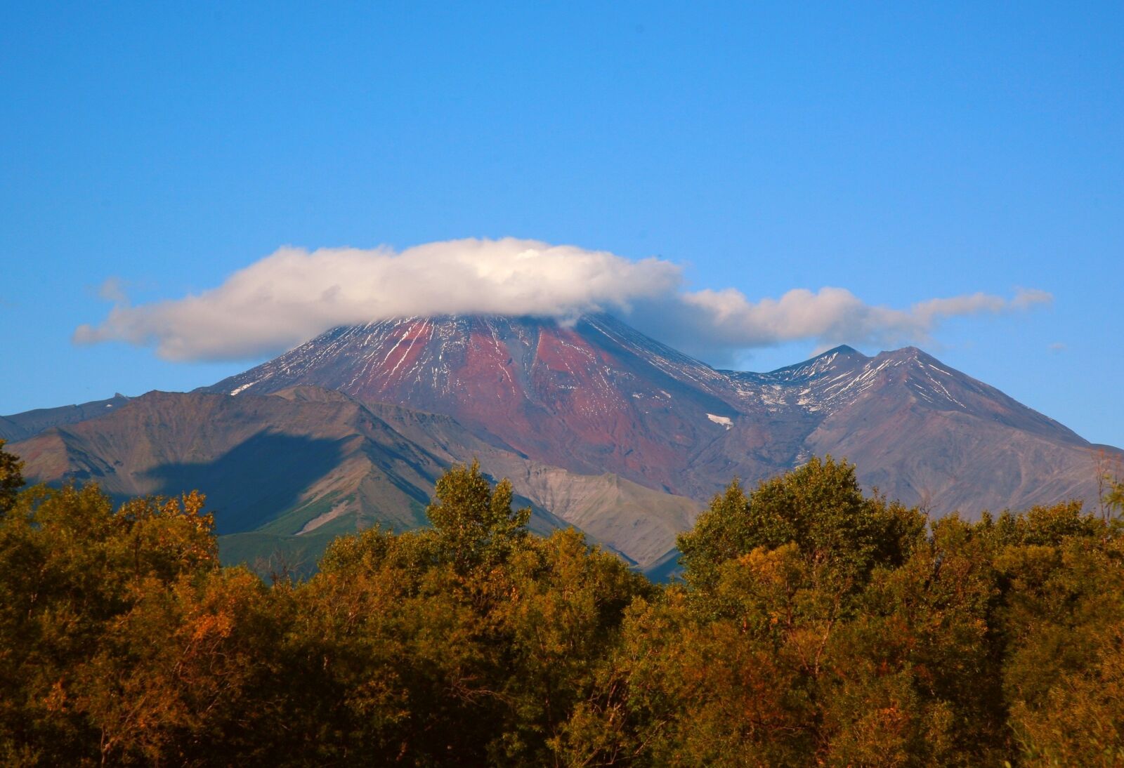 Canon EOS 5D sample photo. The volcano avachinsky, kamchatka photography