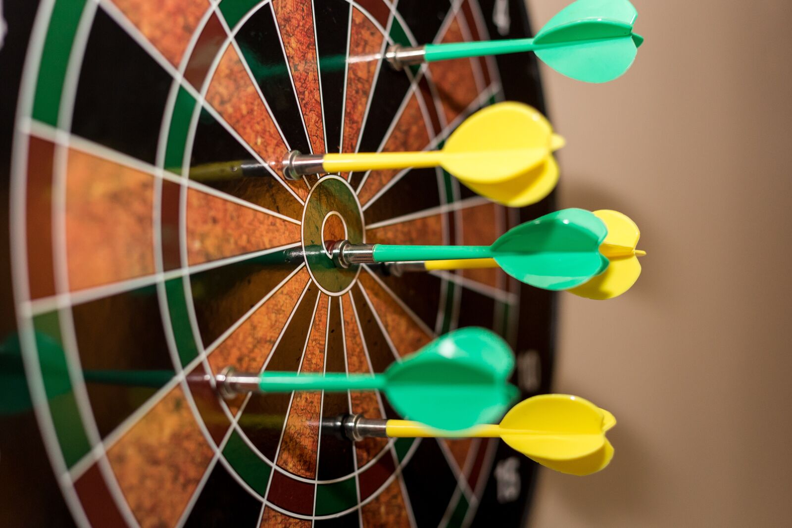 Canon EF 50mm F1.8 II sample photo. Darts, dartboard, dart board photography