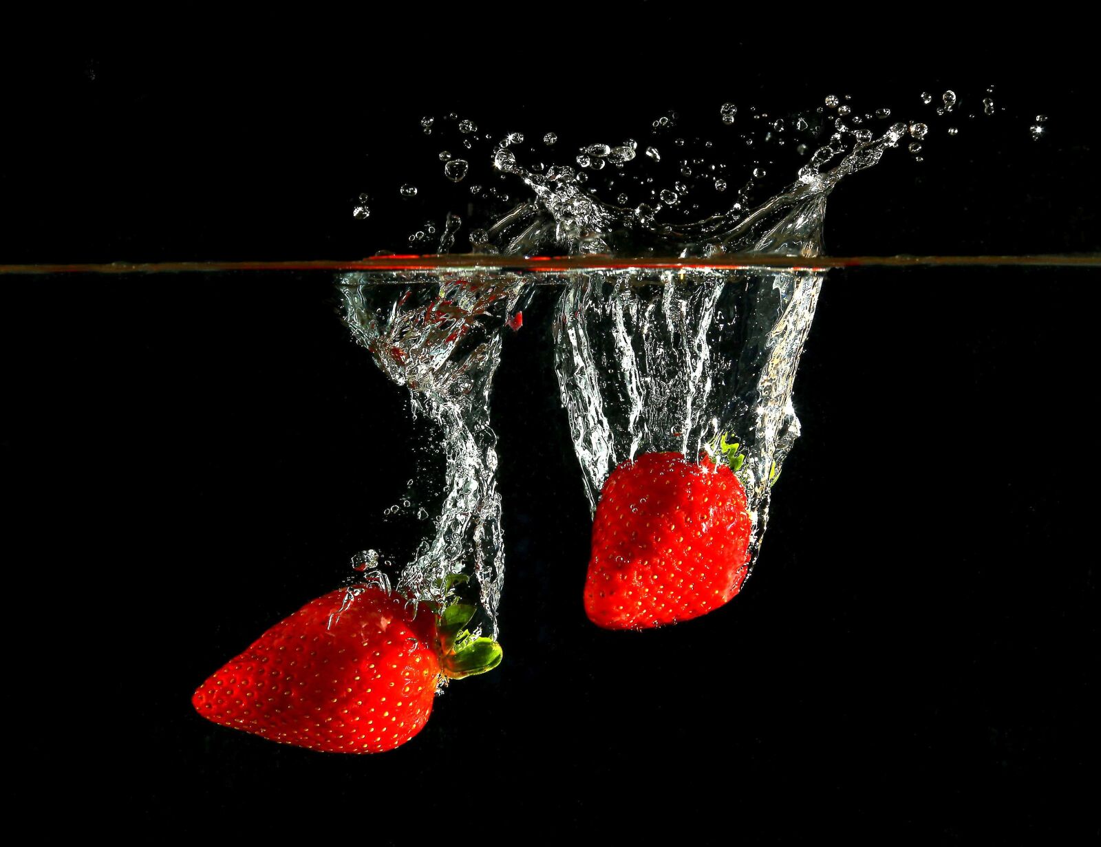 Canon EOS 6D sample photo. Fruit, strawberries, water photography