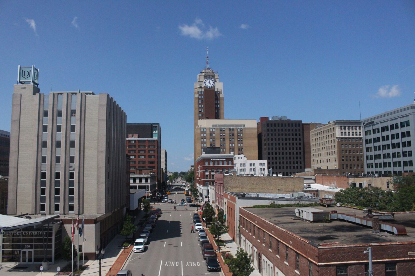 Canon EOS 700D (EOS Rebel T5i / EOS Kiss X7i) sample photo. Buildings, downtown, sky photography
