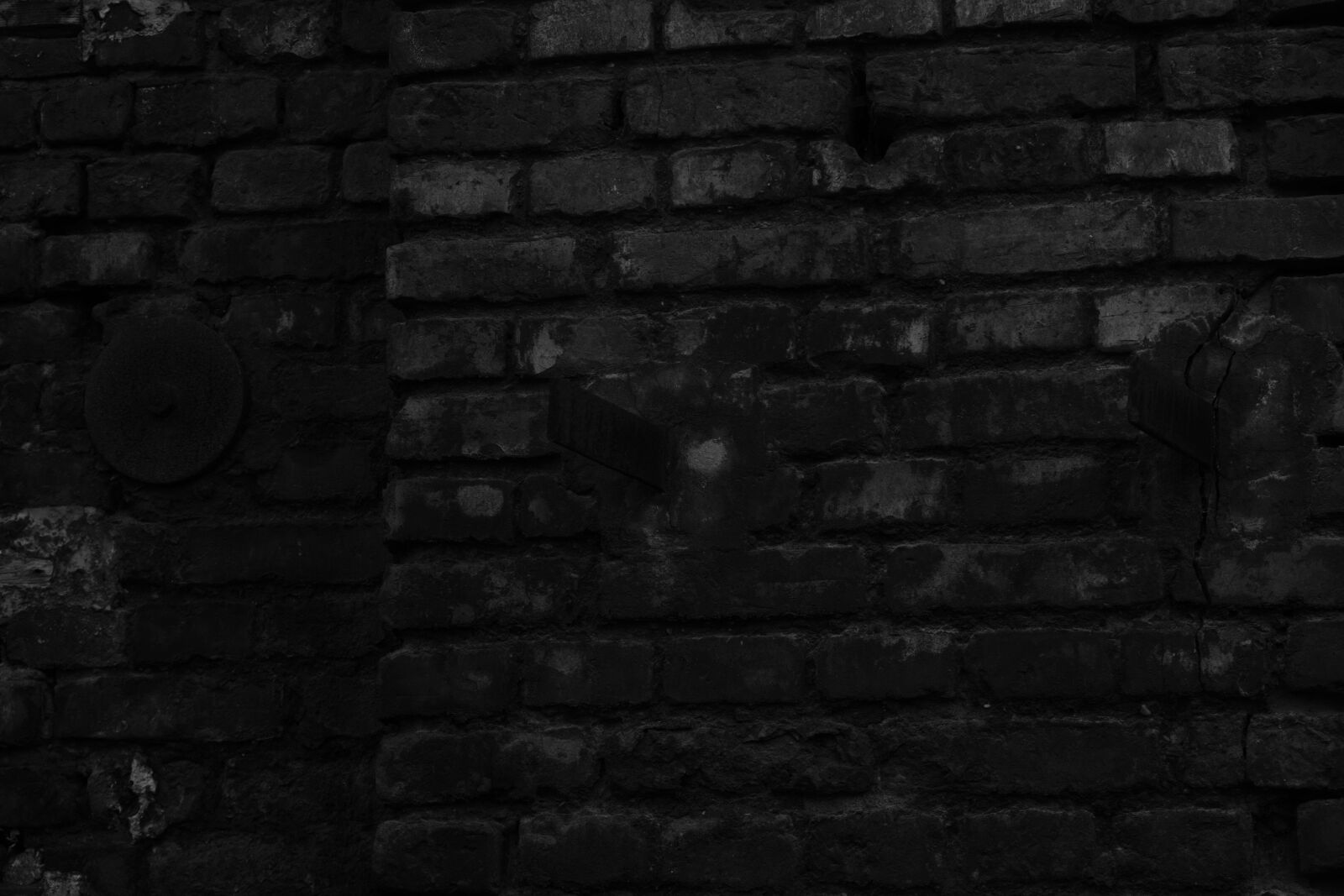 Fujifilm X-T20 sample photo. Wall, dark, ruin photography