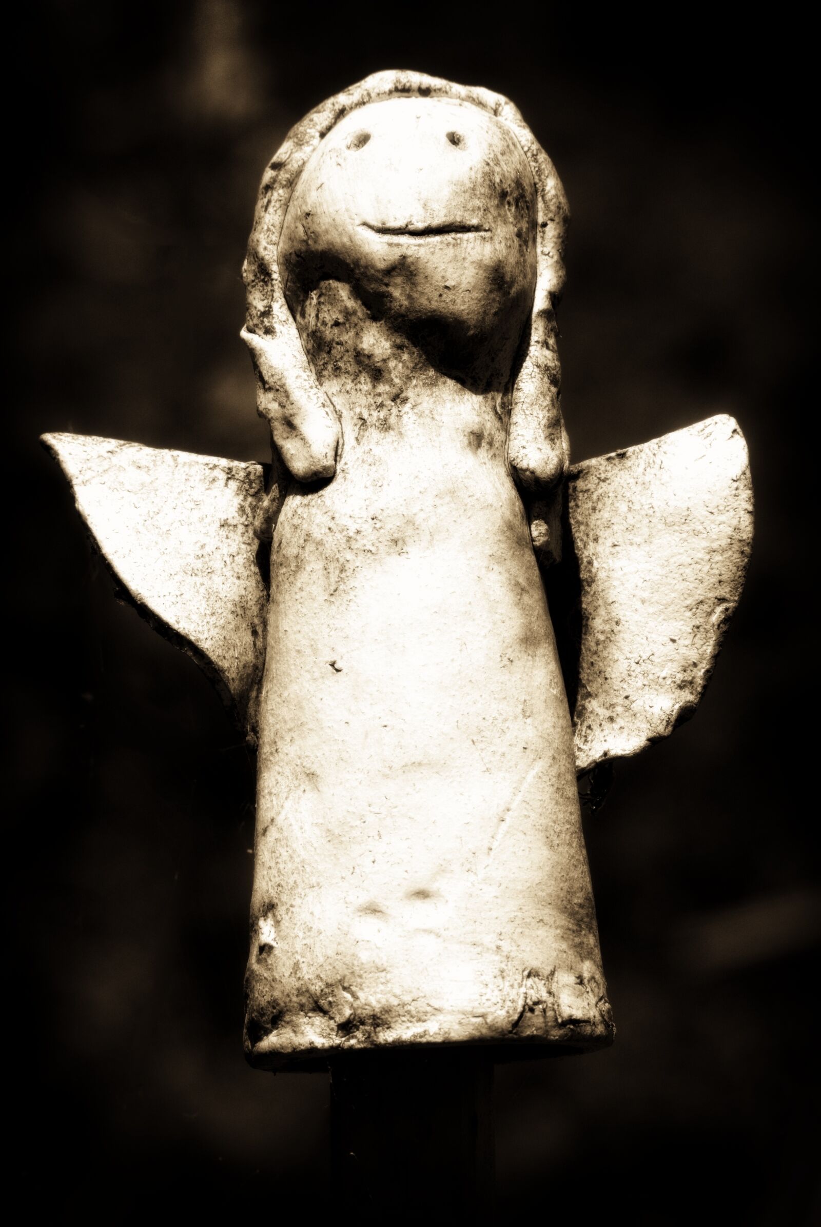 55.0-200.0mm f/4.0-f/5.6 sample photo. Symbol, angel, old photography