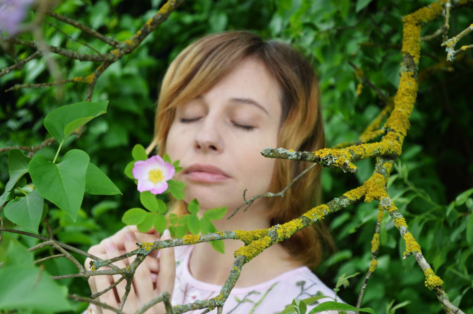 Nikon D3200 sample photo. Flower, girl, tenderness photography