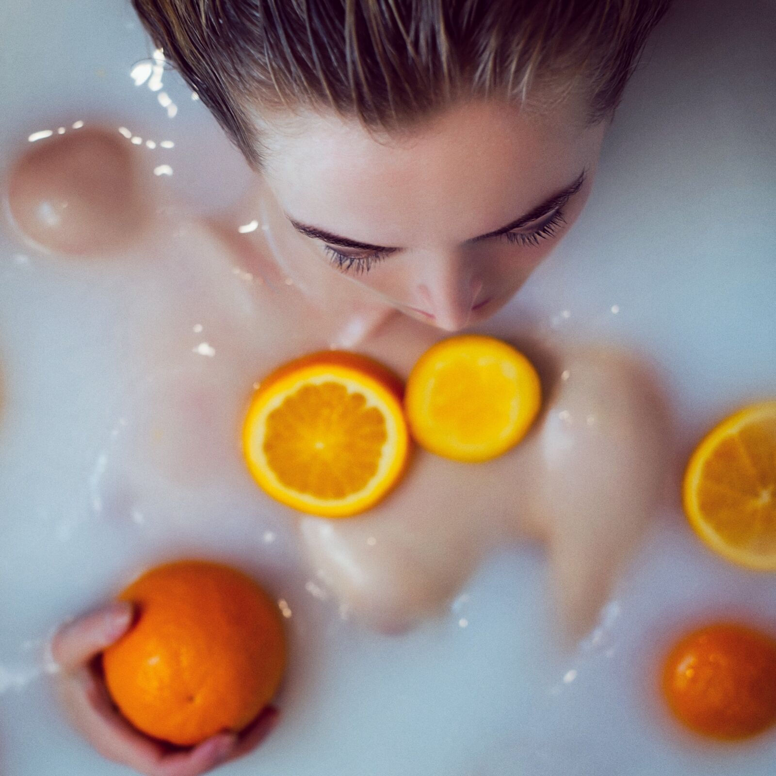 Fujifilm X-E1 sample photo. Milk, orange, bath photography