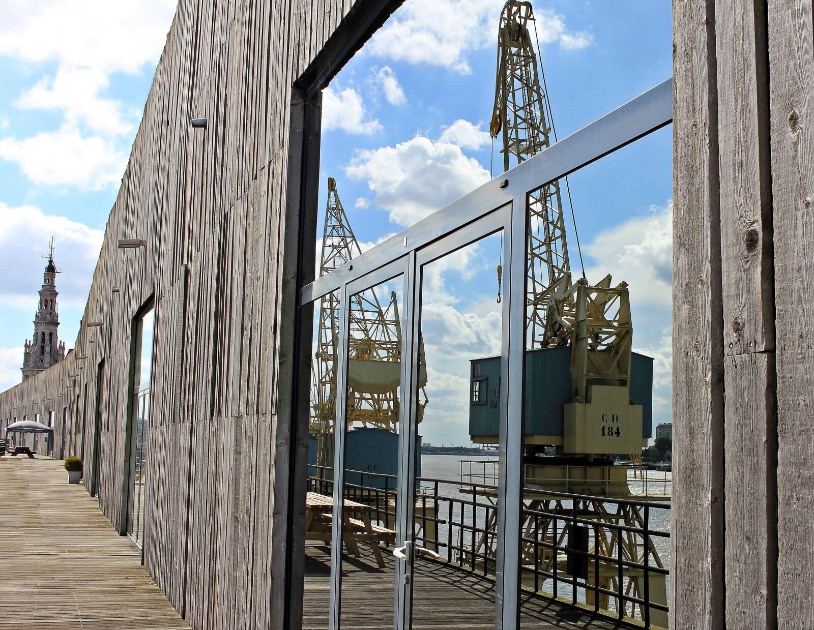 Canon EOS 550D (EOS Rebel T2i / EOS Kiss X4) sample photo. Architecture, structure, glass, reflection photography