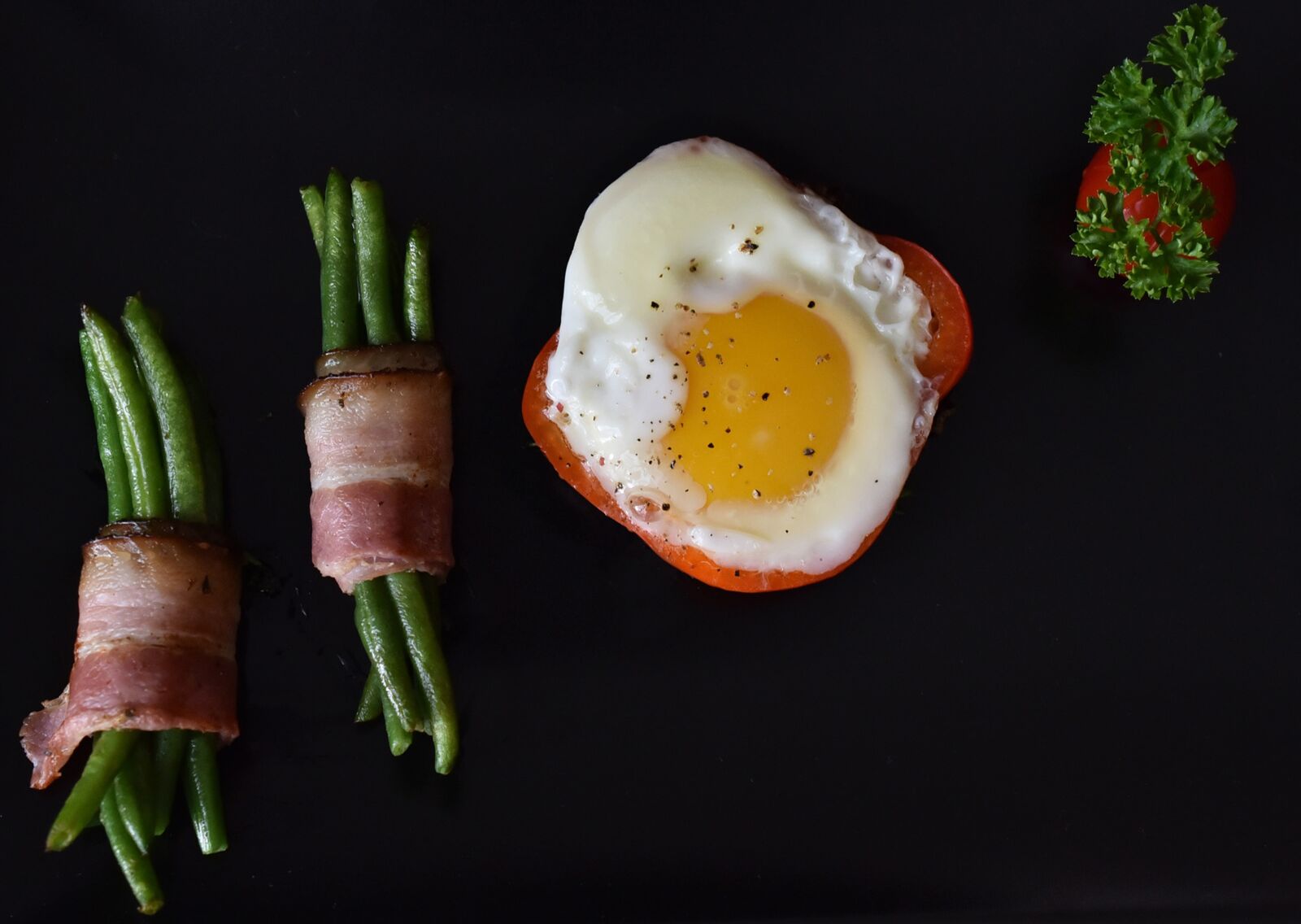 Nikon D750 sample photo. Egg, bacon, bean pods photography