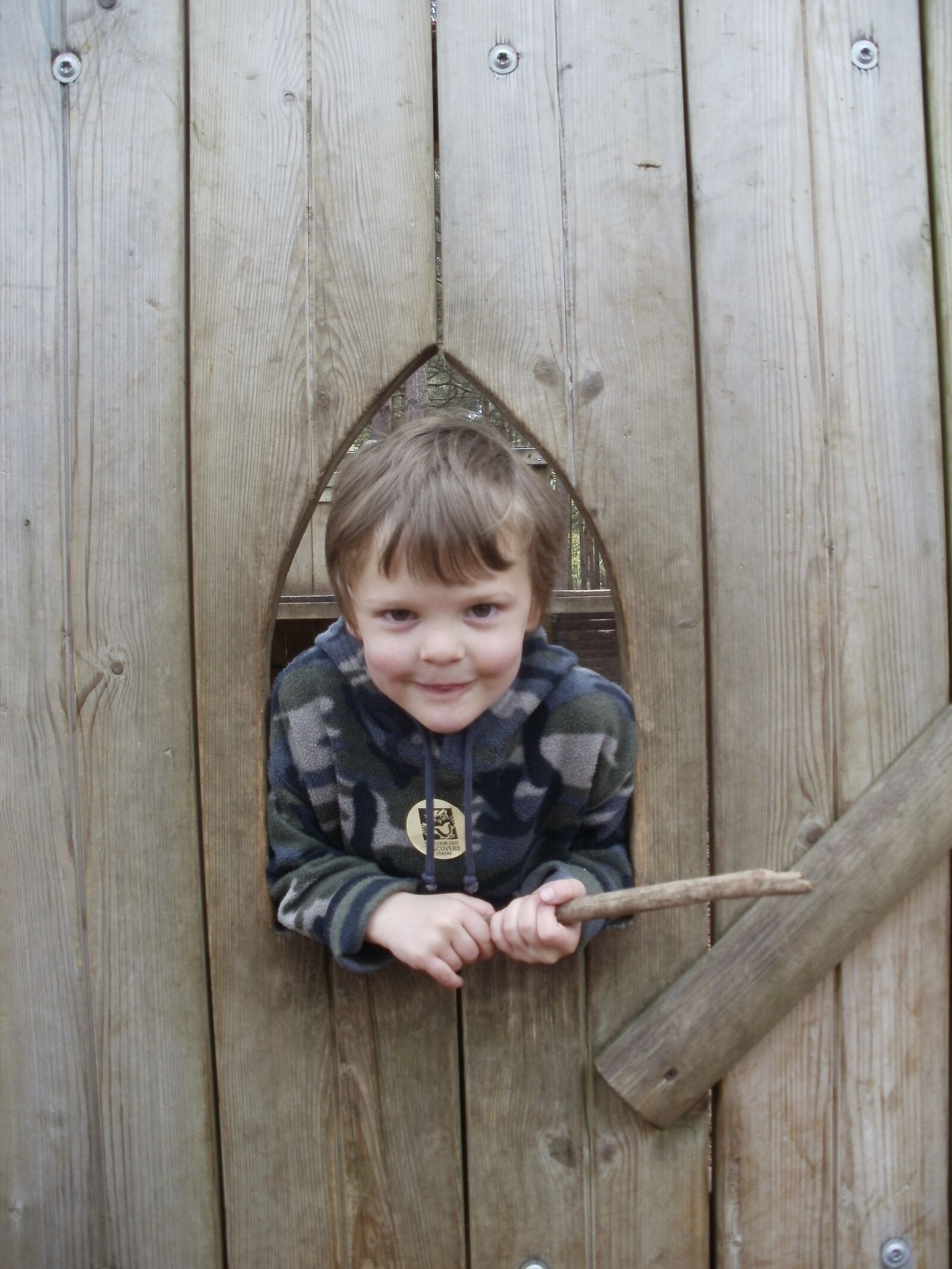 Olympus FE47,X43 sample photo. Child, cute boy, outdoor photography