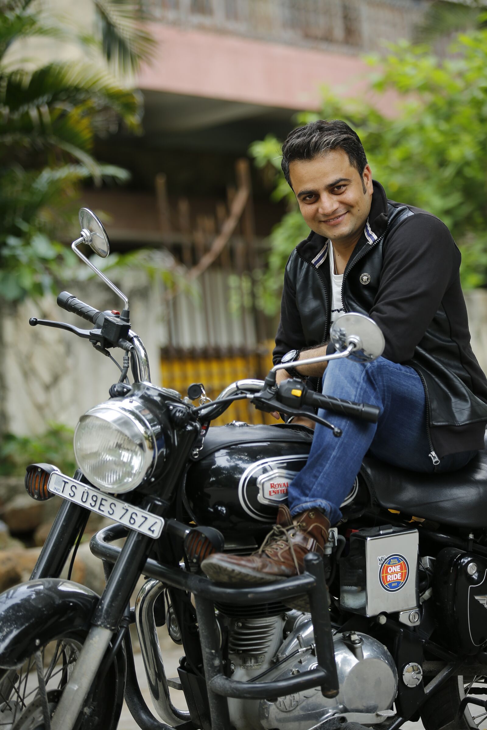 Canon EOS 5D Mark III sample photo. Leather jacket, fashion, bullet photography