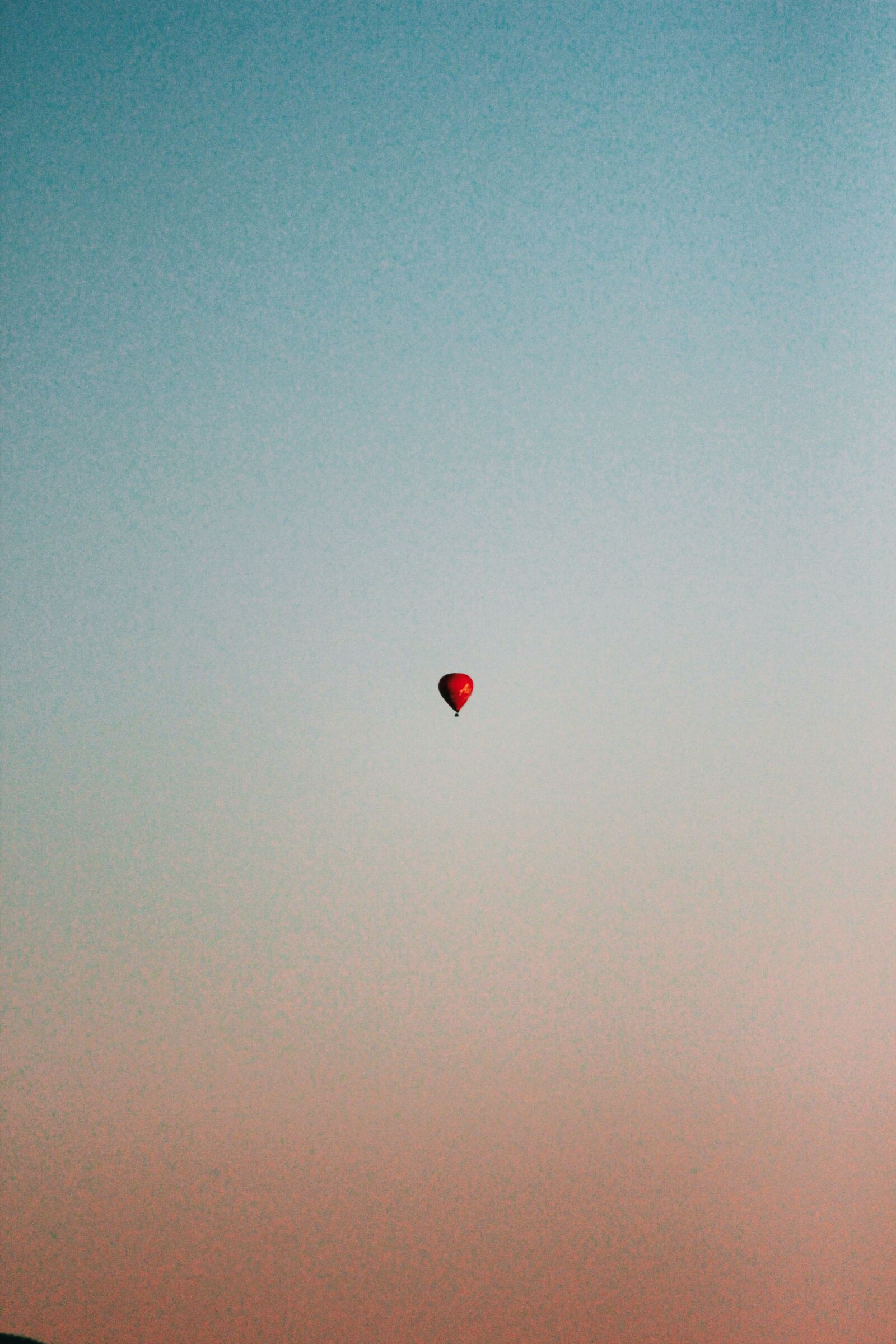 Canon EF-S 55-250mm F4-5.6 IS sample photo. Red, hot, air, balloon photography