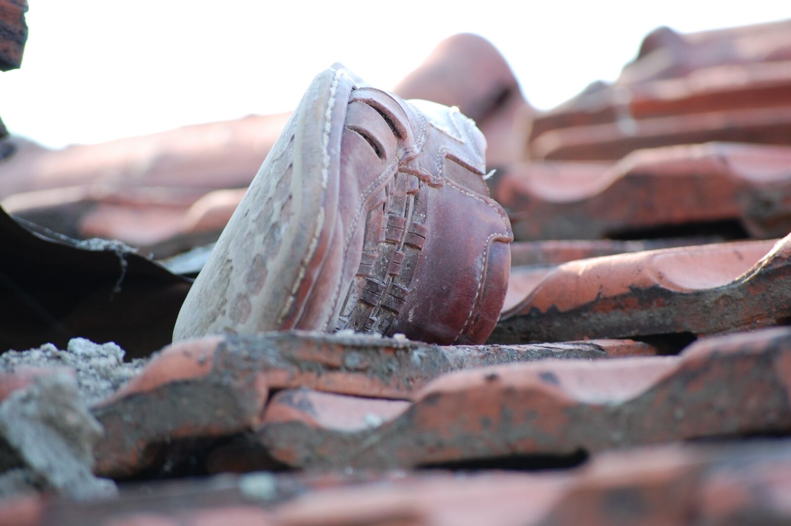 Nikon D40 sample photo. Rooftop, nike, suicide photography