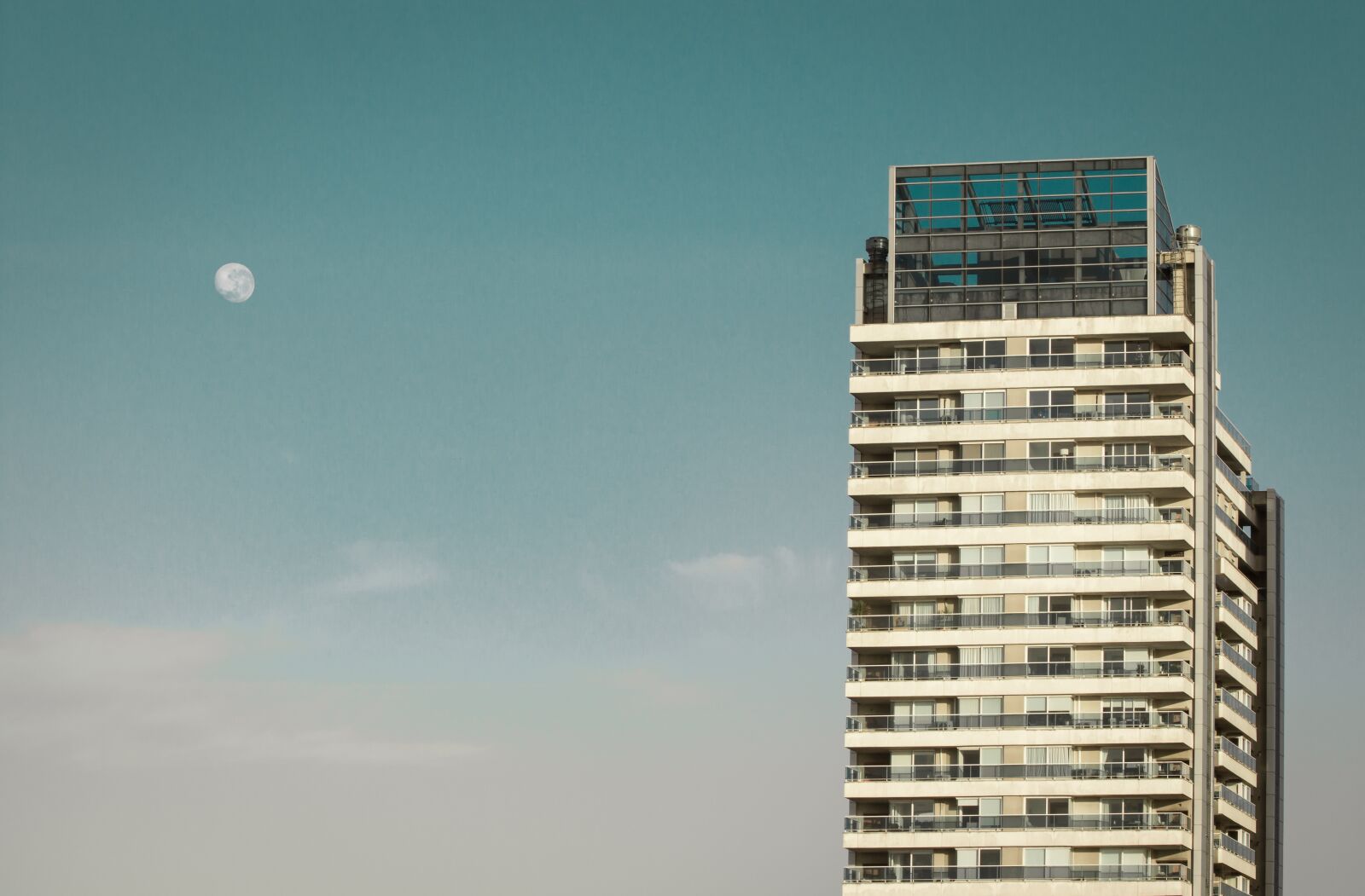 Canon EF 70-300mm F4-5.6 IS USM sample photo. Moon, edifice, building photography
