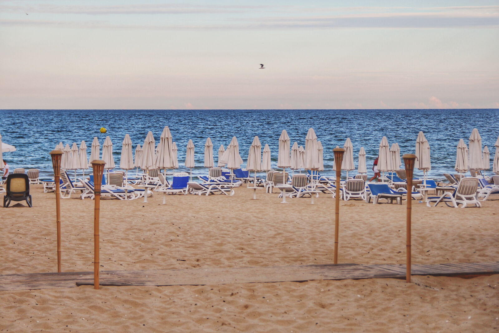 Canon EOS 60D + Canon EF-S 18-135mm F3.5-5.6 IS sample photo. Beach, blue, water, bulgaria photography
