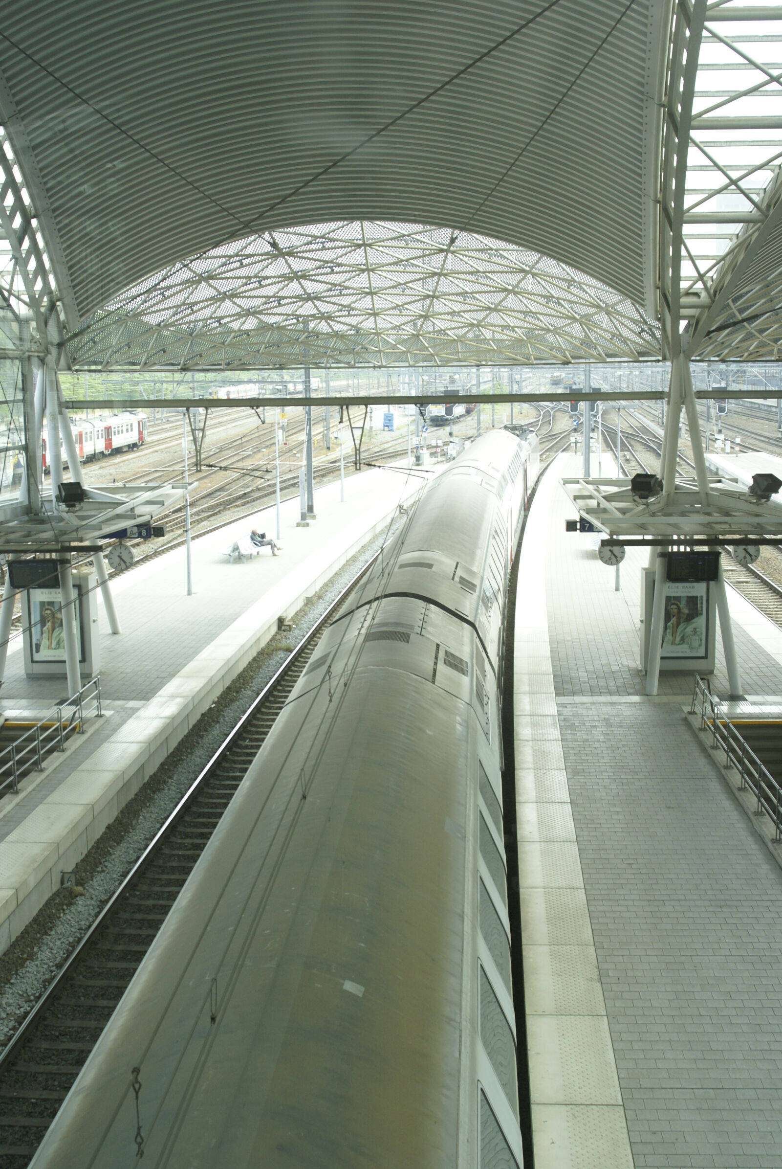 Sony Alpha DSLR-A100 sample photo. Lane, 5, leuven, top photography