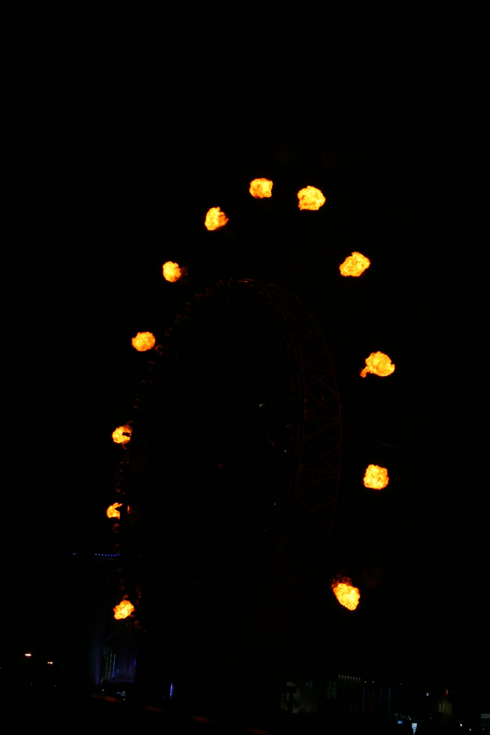 Canon EOS 400D (EOS Digital Rebel XTi / EOS Kiss Digital X) sample photo. Fire, show, night photography