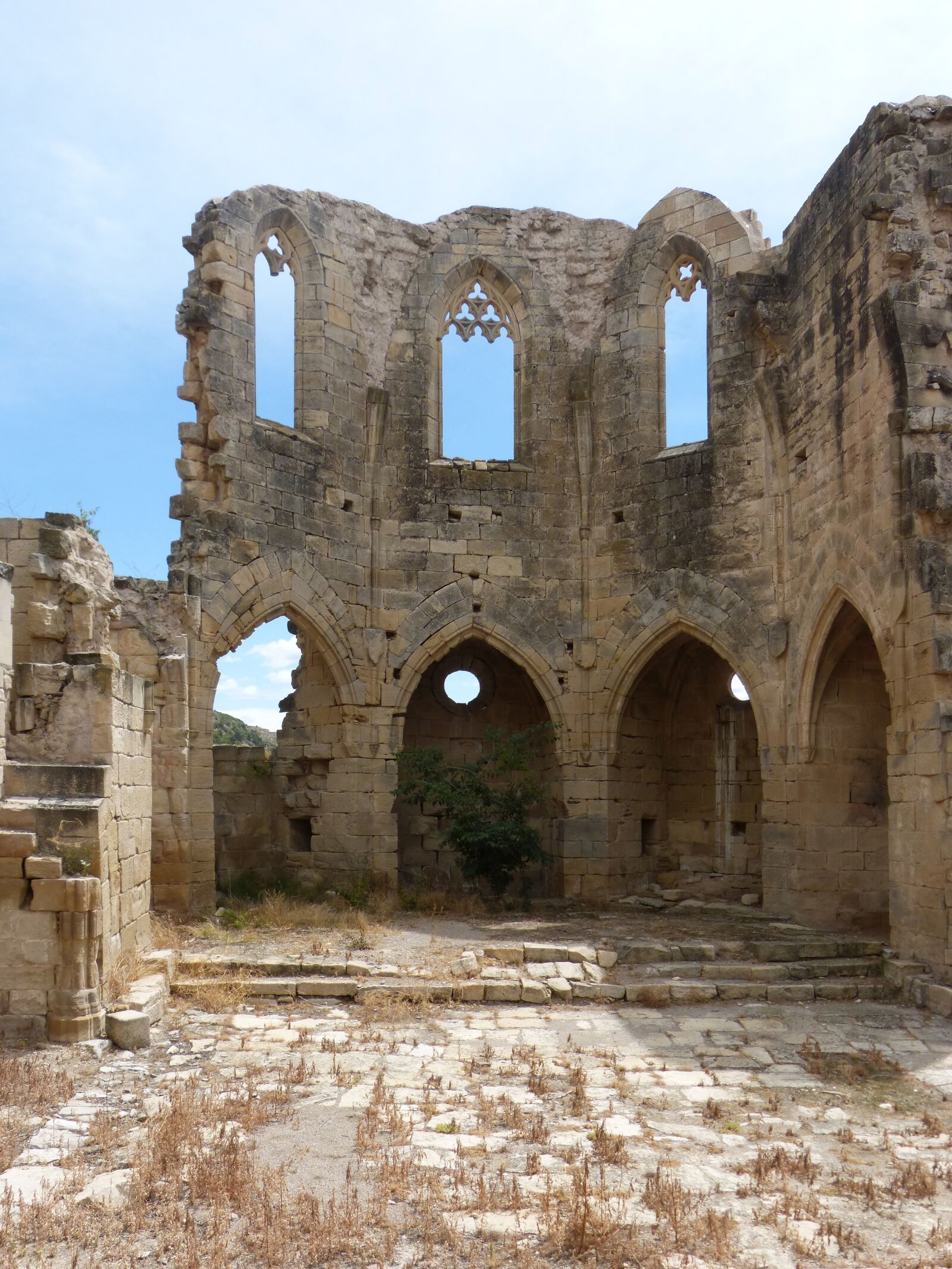 Panasonic DMC-FZ62 sample photo. Ruins, monastery, vallsanta photography