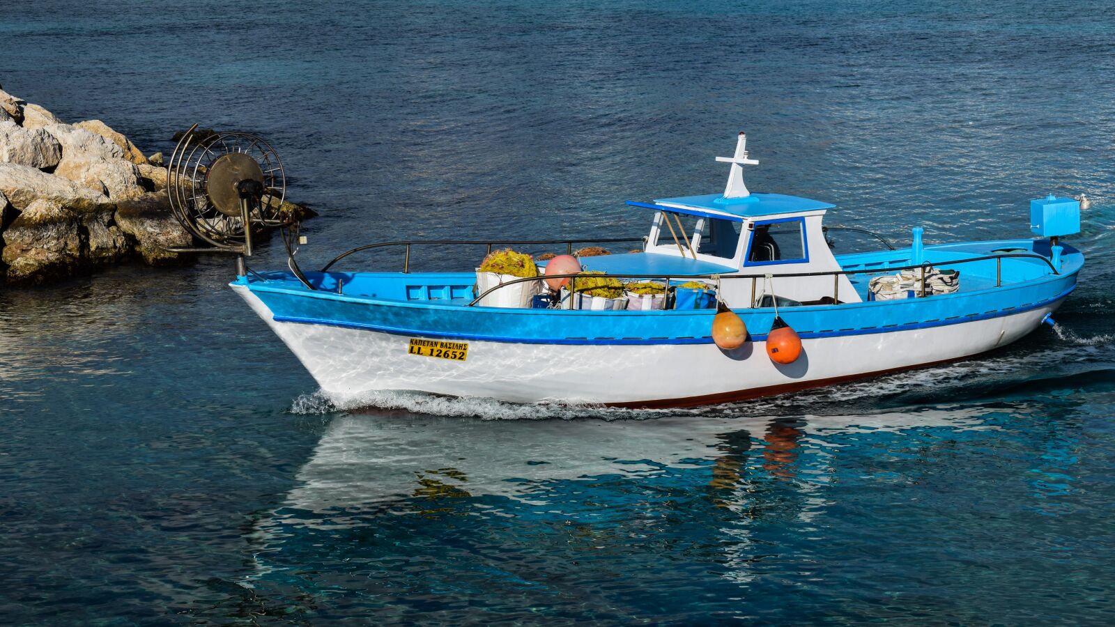 Nikon D3300 sample photo. Fishing boat, harbor, traditional photography