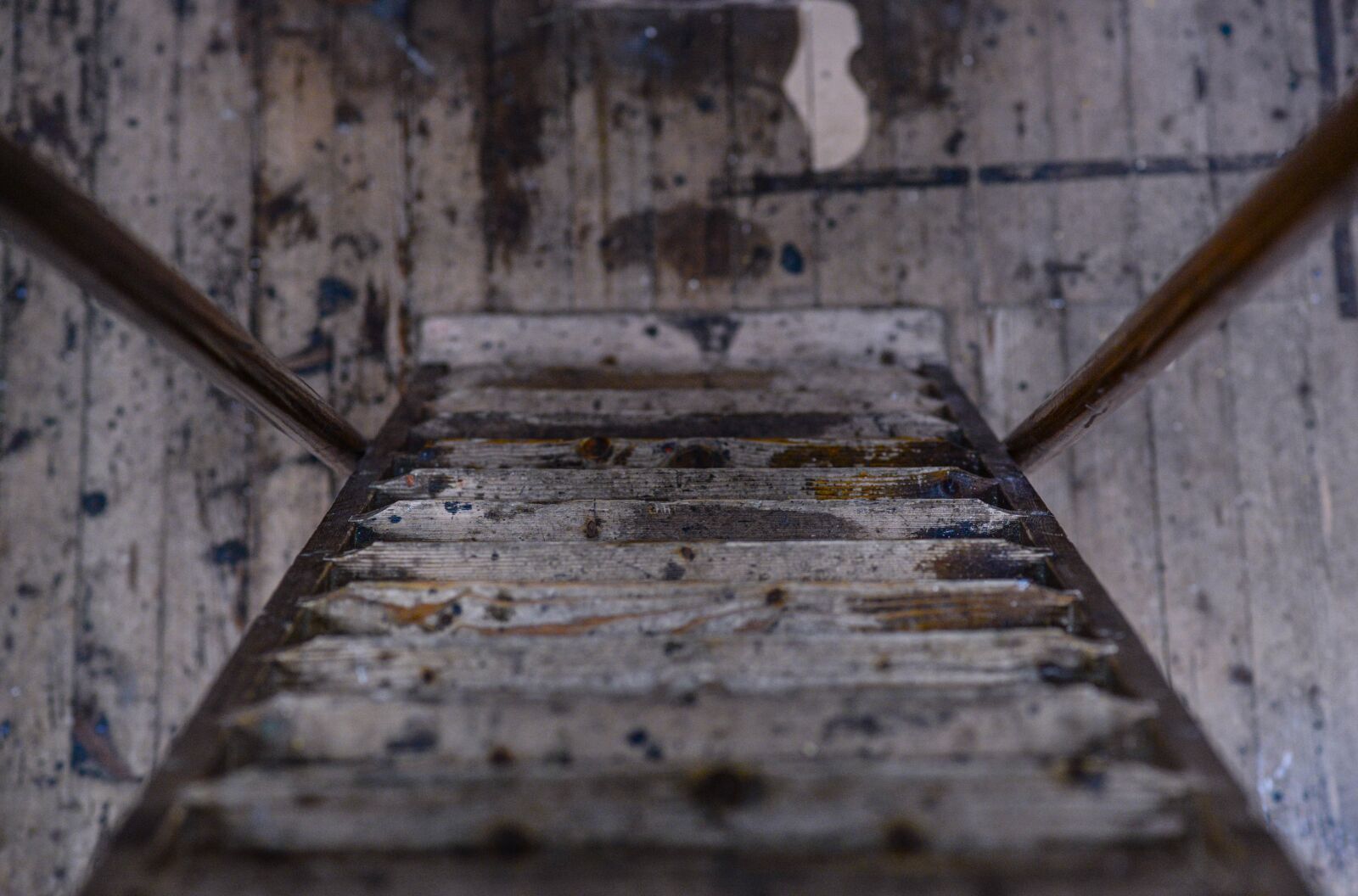 Nikon D610 sample photo. Old, wood, stairs photography