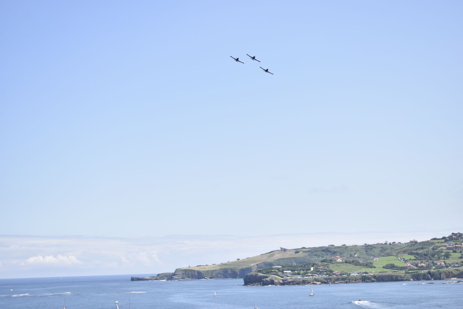 Nikon D3300 sample photo. Aircraft, costa, gijón photography