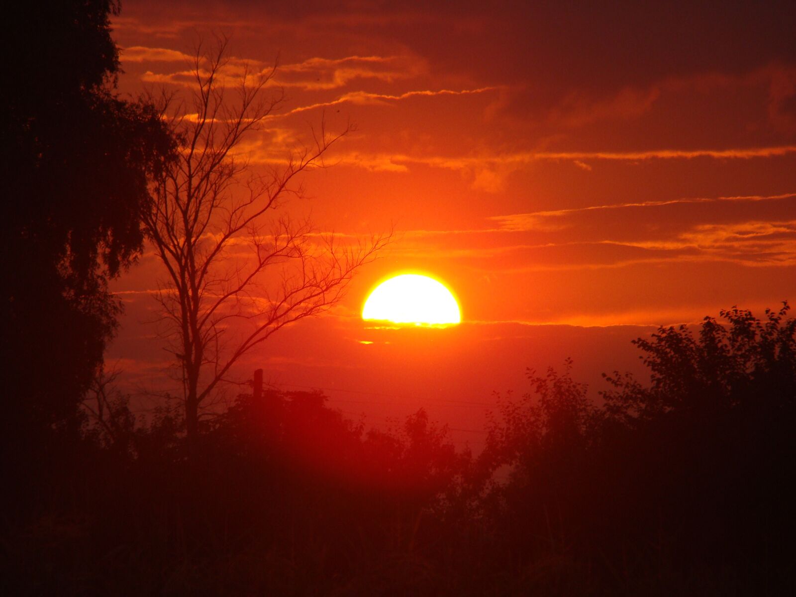 Sony DSC-H9 sample photo. Red, dark, sunset photography
