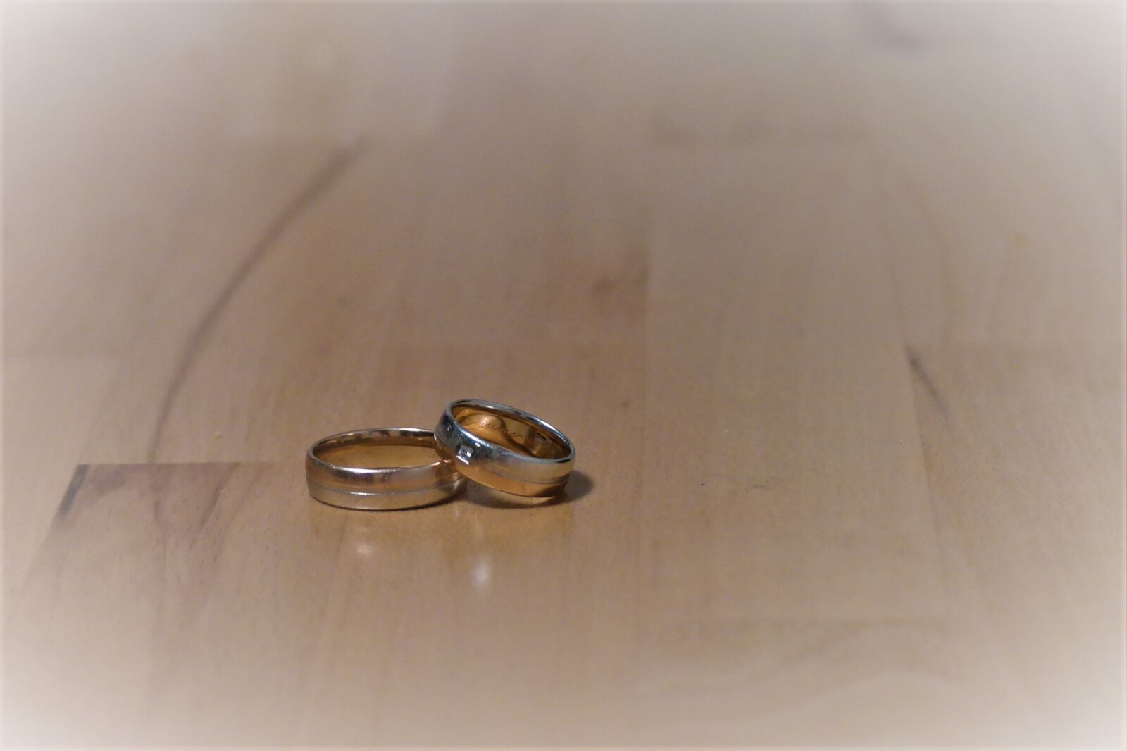 NX 50-200mm F4-5.6 sample photo. Wedding rings, rings, wedding photography