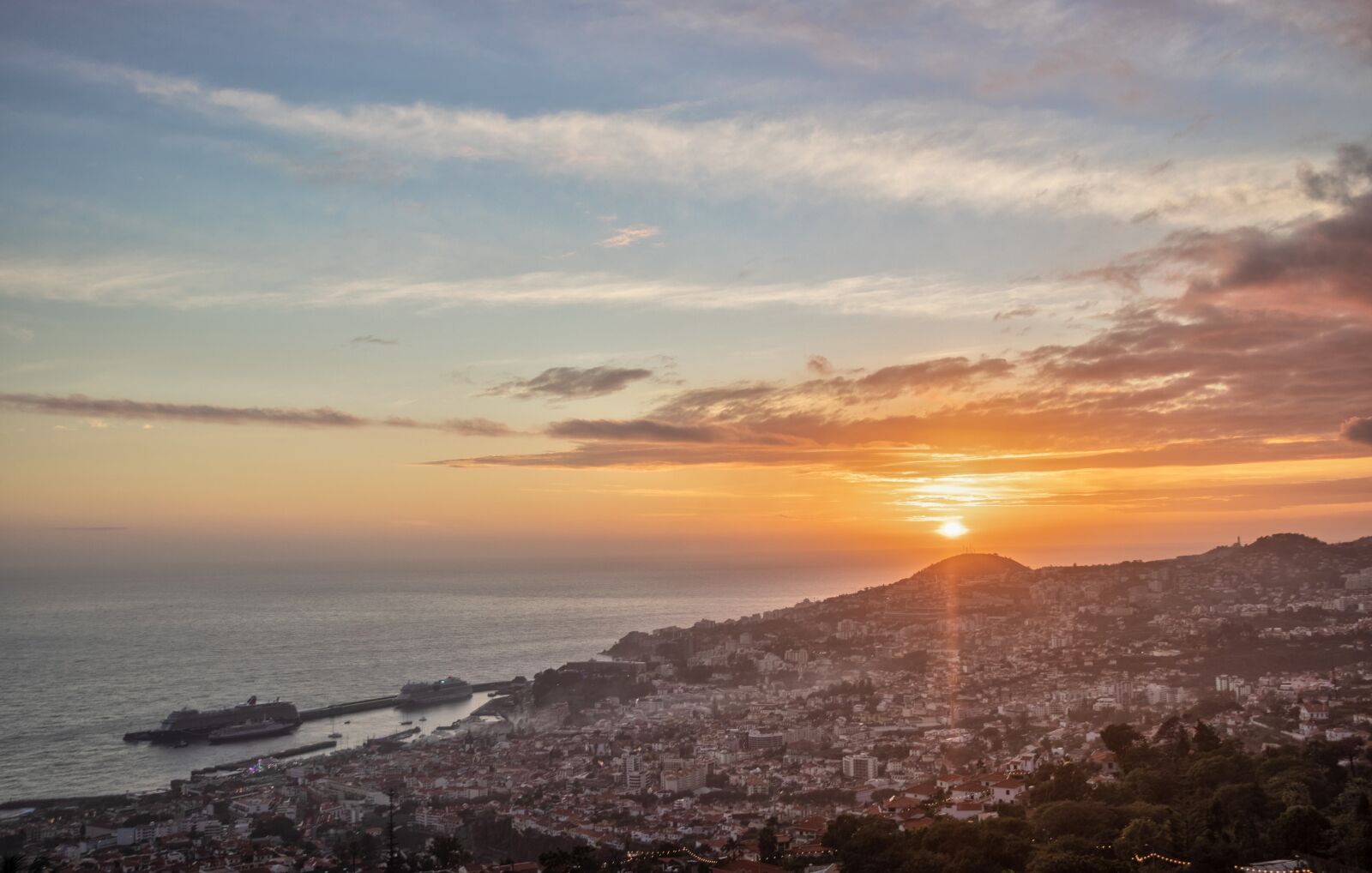 Canon EOS 200D (EOS Rebel SL2 / EOS Kiss X9) sample photo. Sunset, funchal, mar photography