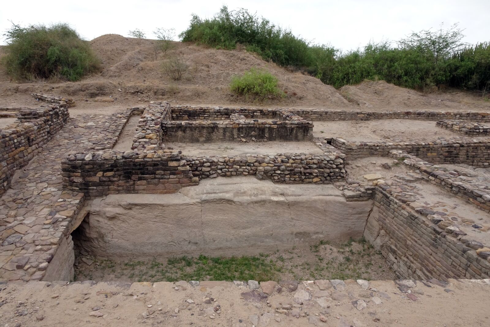 Sony Cyber-shot DSC-HX90V sample photo. Dholavira, archaeological site, excavation photography