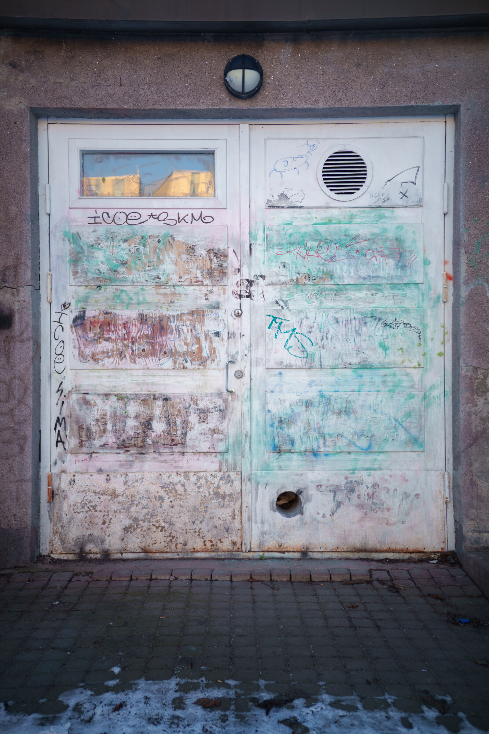 Sony a7R V sample photo. Decay white door 4.0 photography