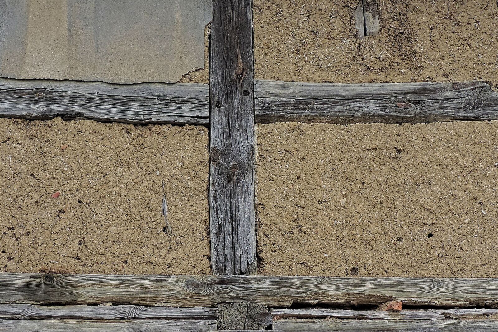 Nikon Coolpix P520 sample photo. Truss, wall, mud wall photography