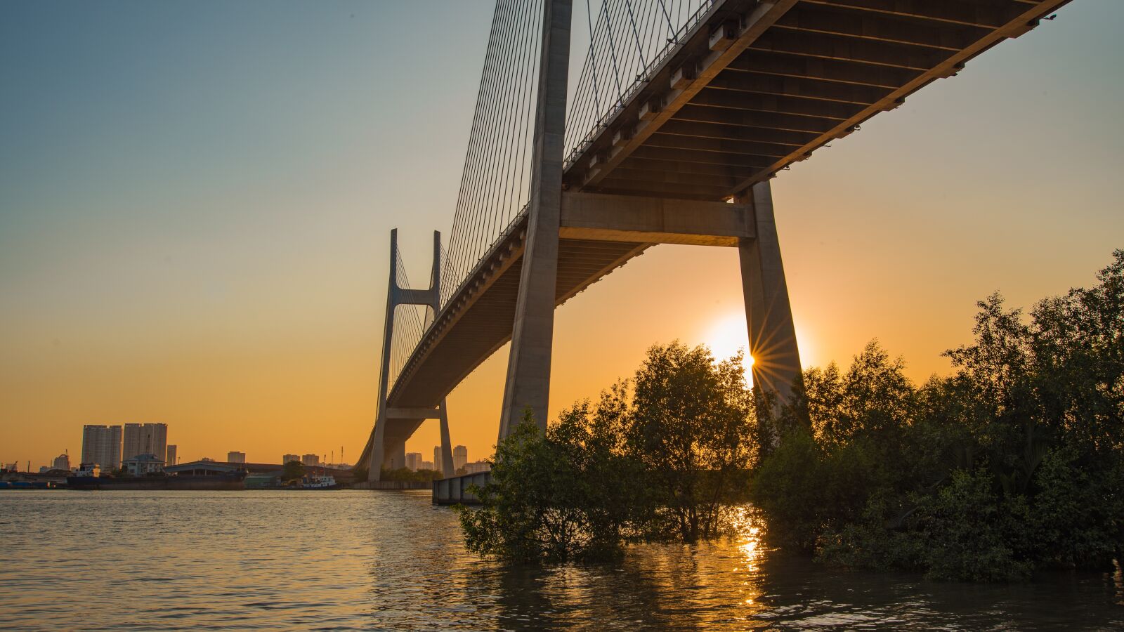 Nikon D750 sample photo. Saigon, sunset, night photography