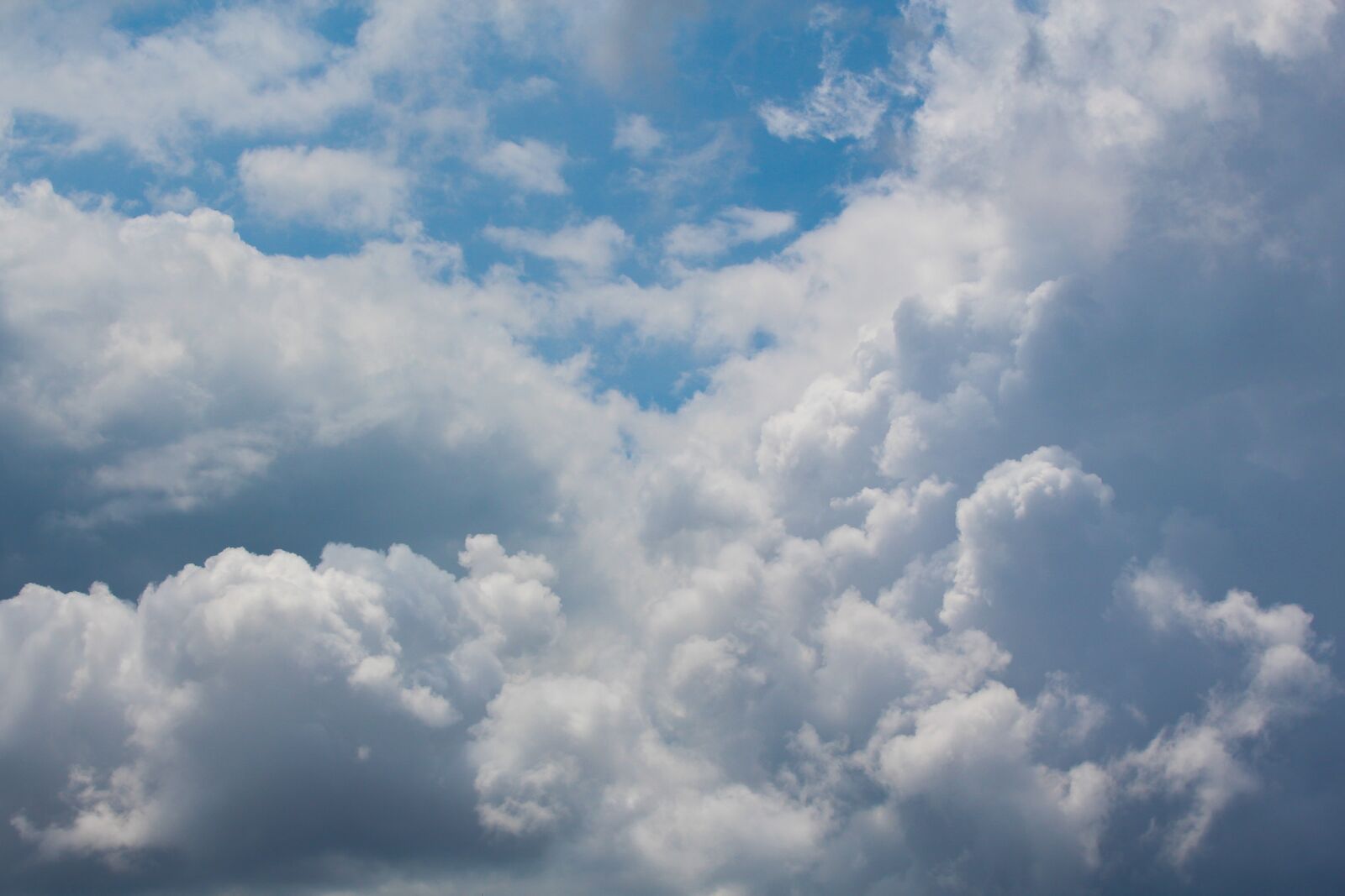 Canon EOS 650D (EOS Rebel T4i / EOS Kiss X6i) sample photo. Sky, air, puff photography