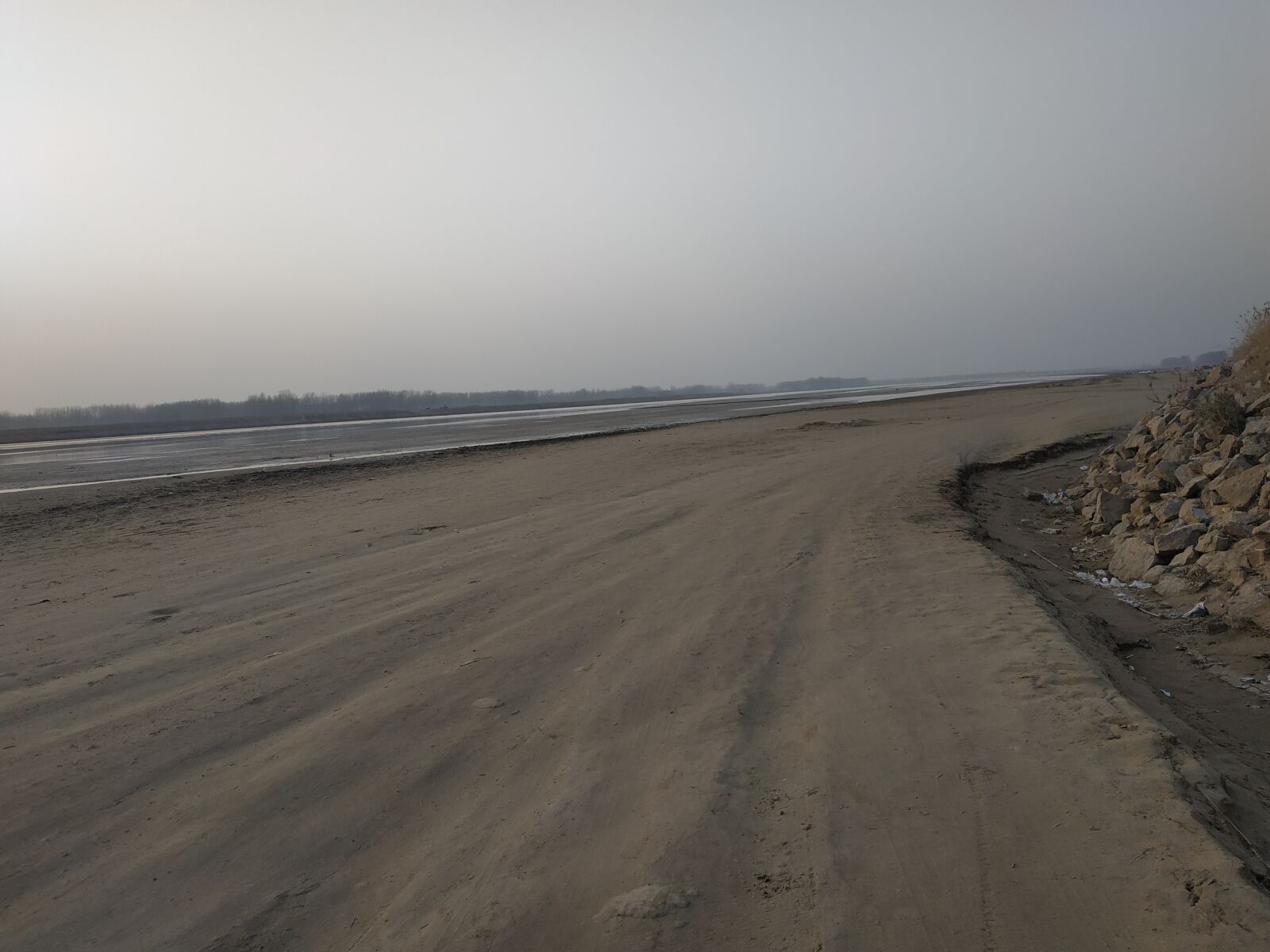 Xiaomi Redmi Note 5 sample photo. Beach, yellow river photography