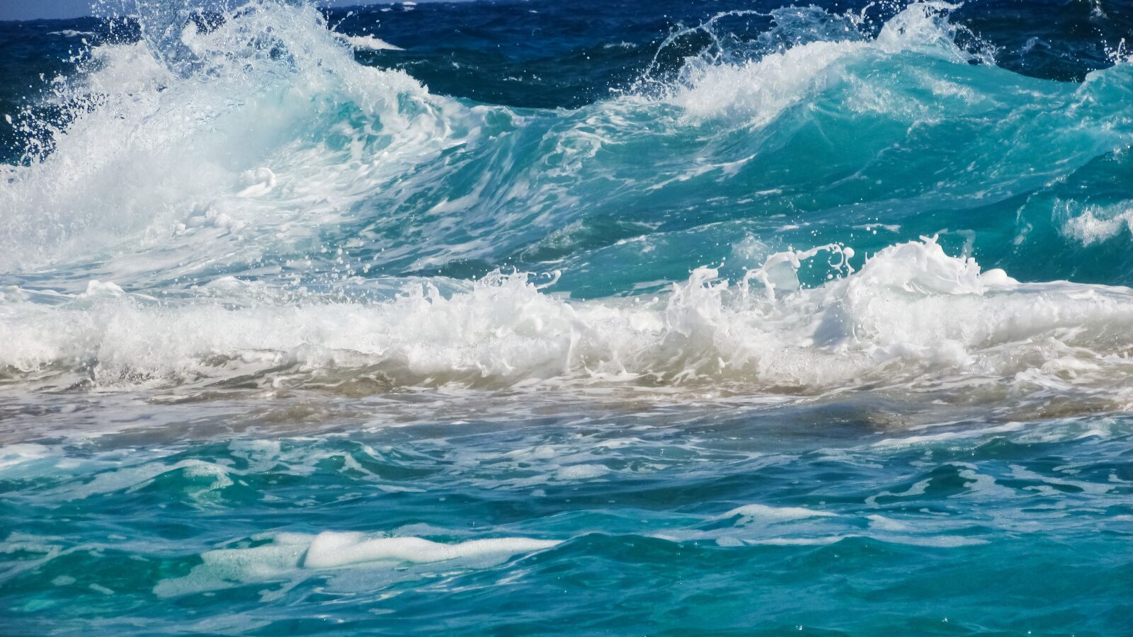 Canon PowerShot SX400 IS sample photo. Wave, bubbles, foam photography