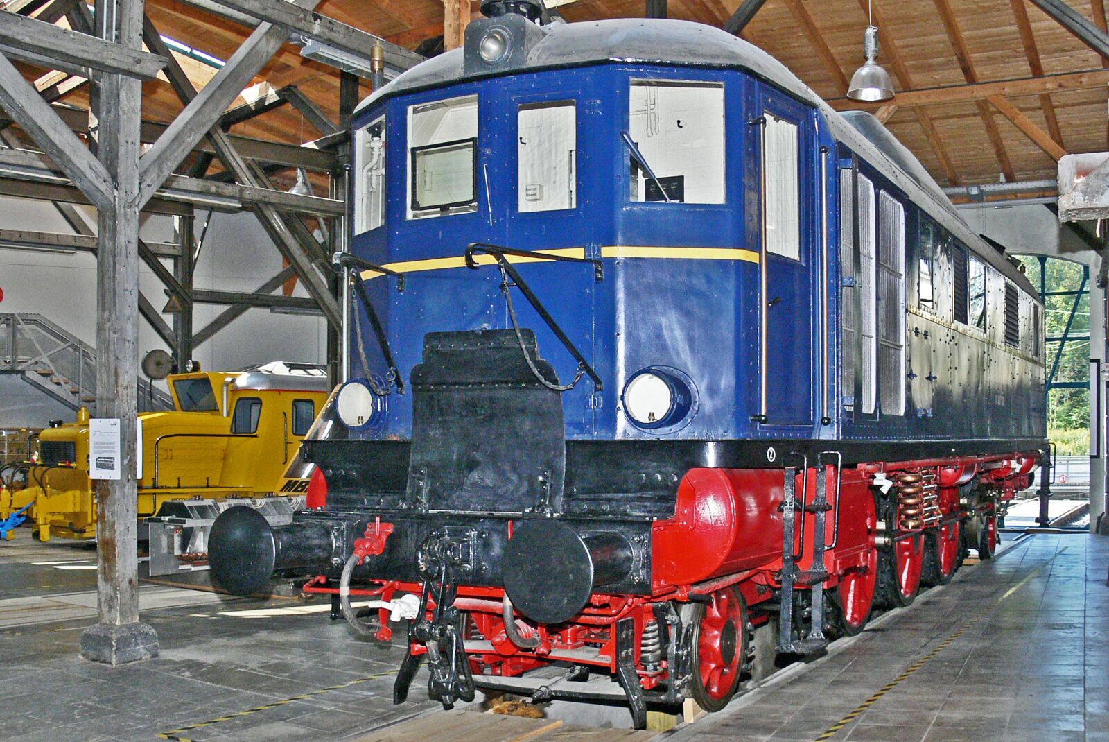 Panasonic DMC-FZ30 sample photo. Technical monument, diesel locomotive photography
