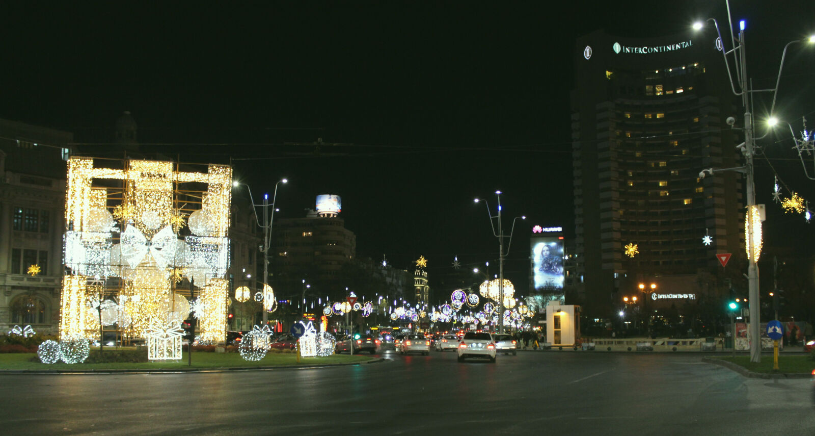 Canon EOS 650D (EOS Rebel T4i / EOS Kiss X6i) sample photo. Bucharest, car, lights, cars photography
