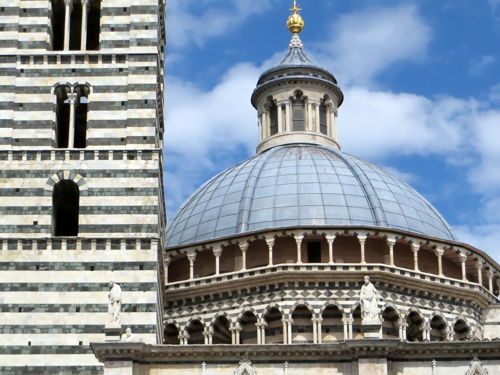 Canon PowerShot SX270 HS sample photo. Italy, hers, cathedral photography