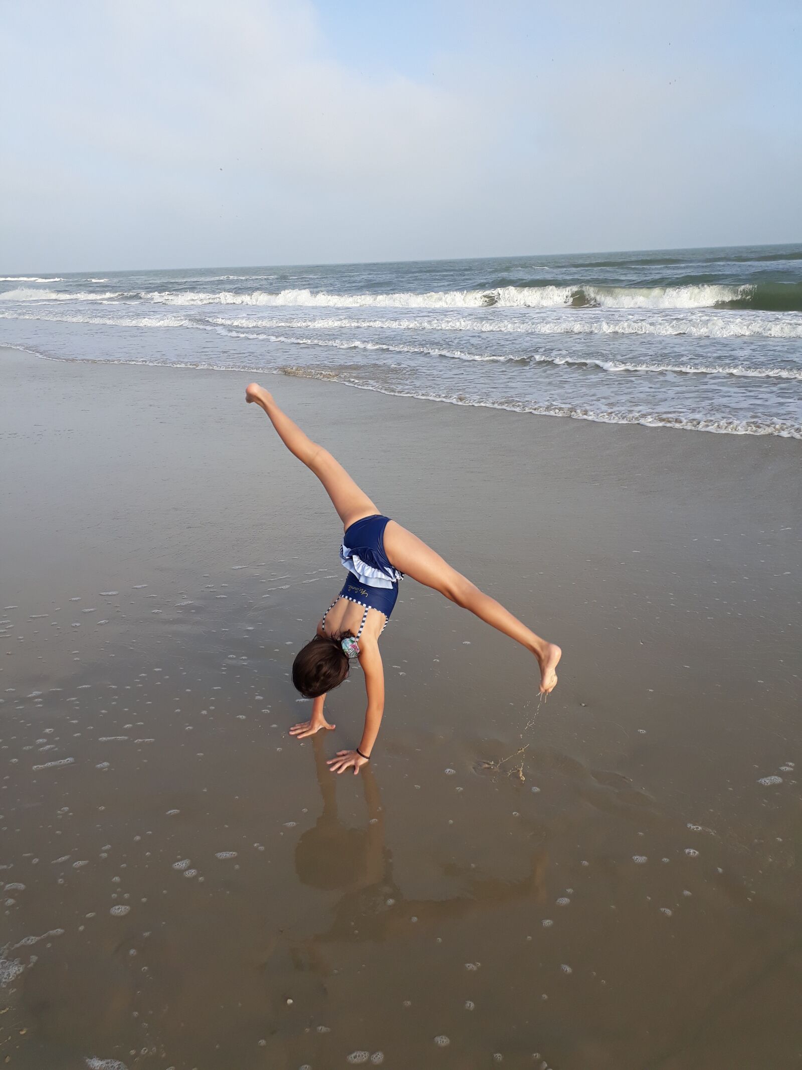 Samsung Galaxy J5 Prime sample photo. Gymnastics, beach, childhood photography
