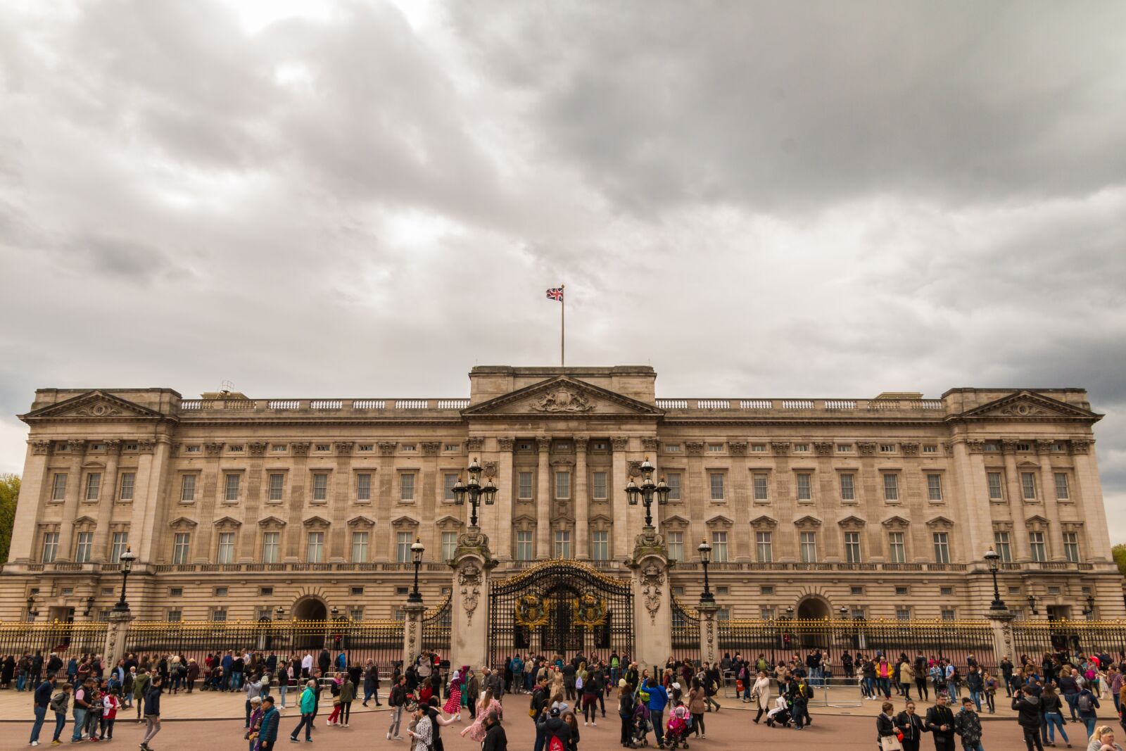 Canon EOS 70D sample photo. Buckingham palace, queen, royals photography
