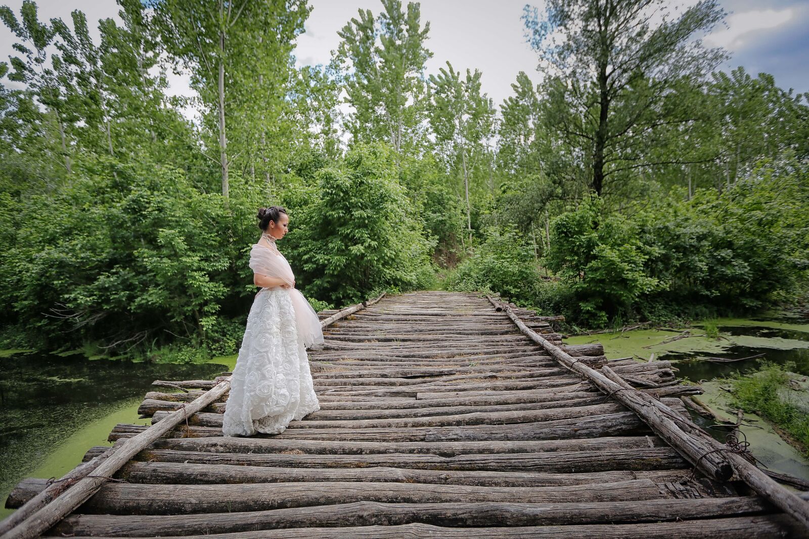 Canon EF 16-35mm F2.8L II USM sample photo. Wooden, bridge, bride, wedding photography