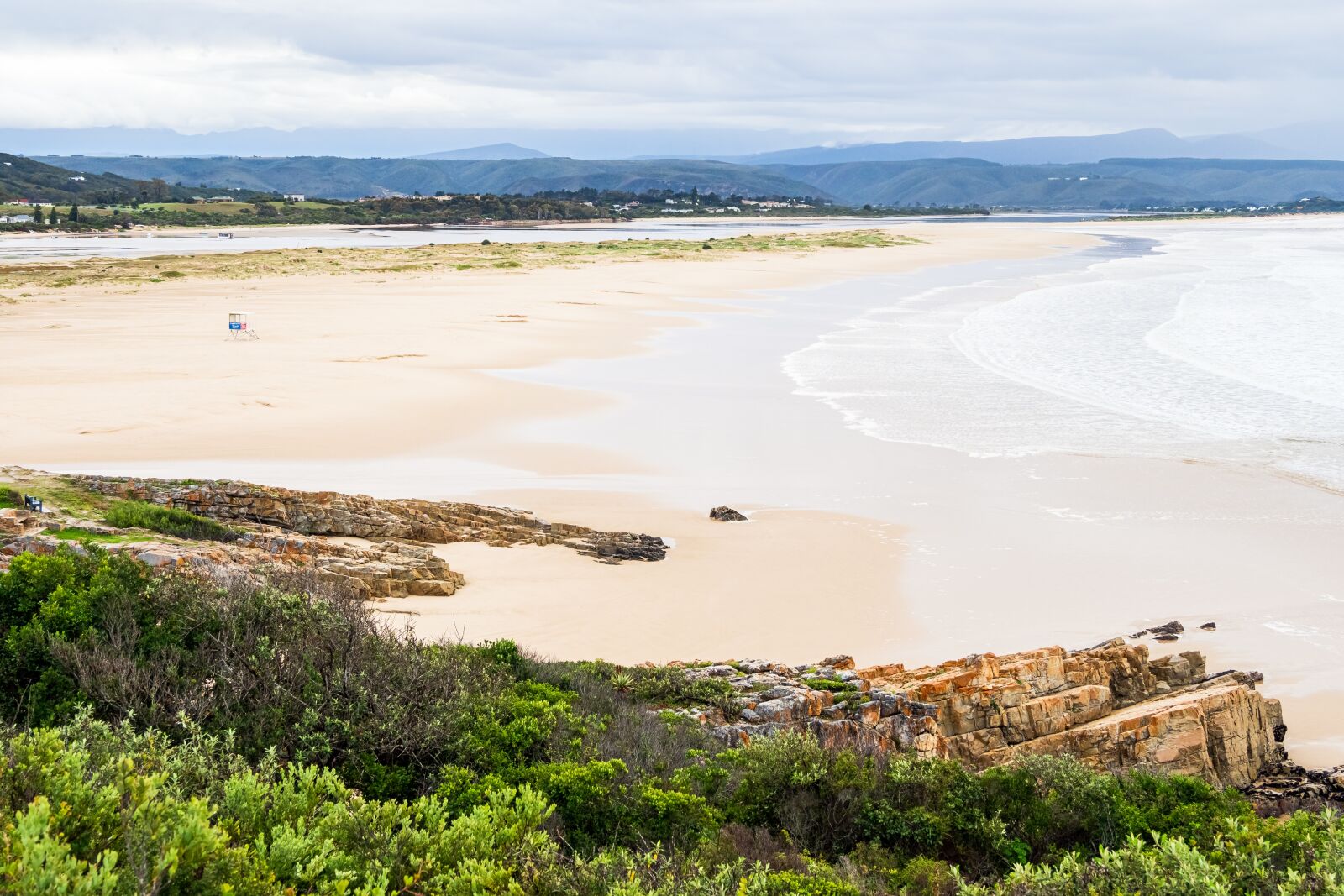 Olympus OM-D E-M1 Mark II sample photo. Bay, beach, blue photography