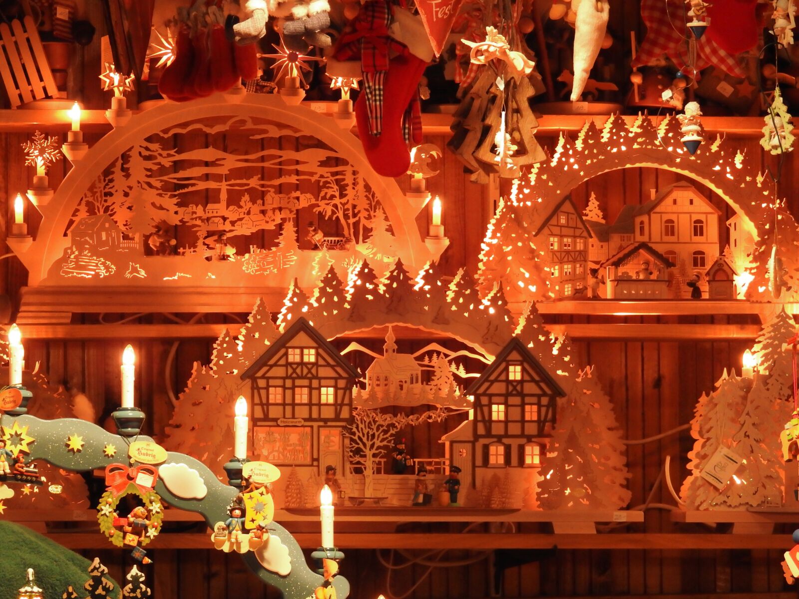 Nikon Coolpix P900 sample photo. Christmas, christmas market, stand photography