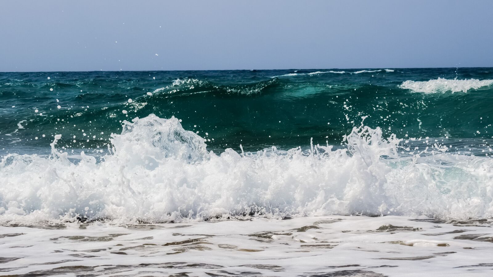 Nikon D3300 sample photo. Wave, smashing, foam photography
