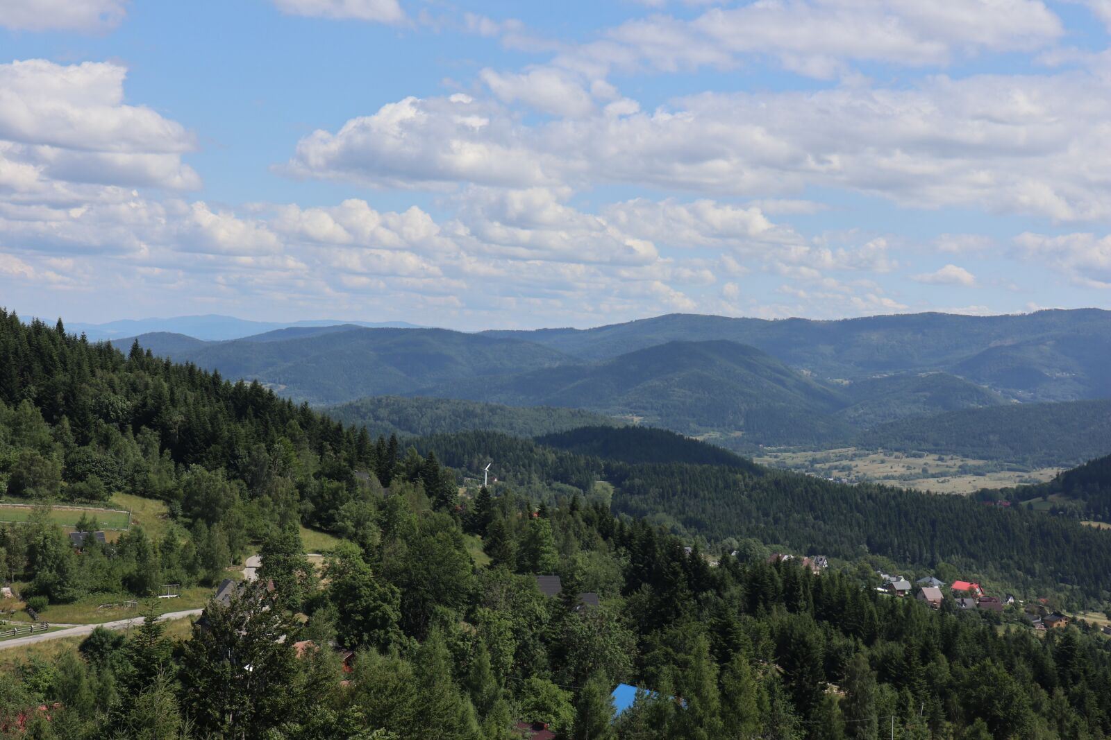 Canon EF-M 18-150mm F3.5-6.3 IS STM sample photo. Landscape, forest, mountains photography