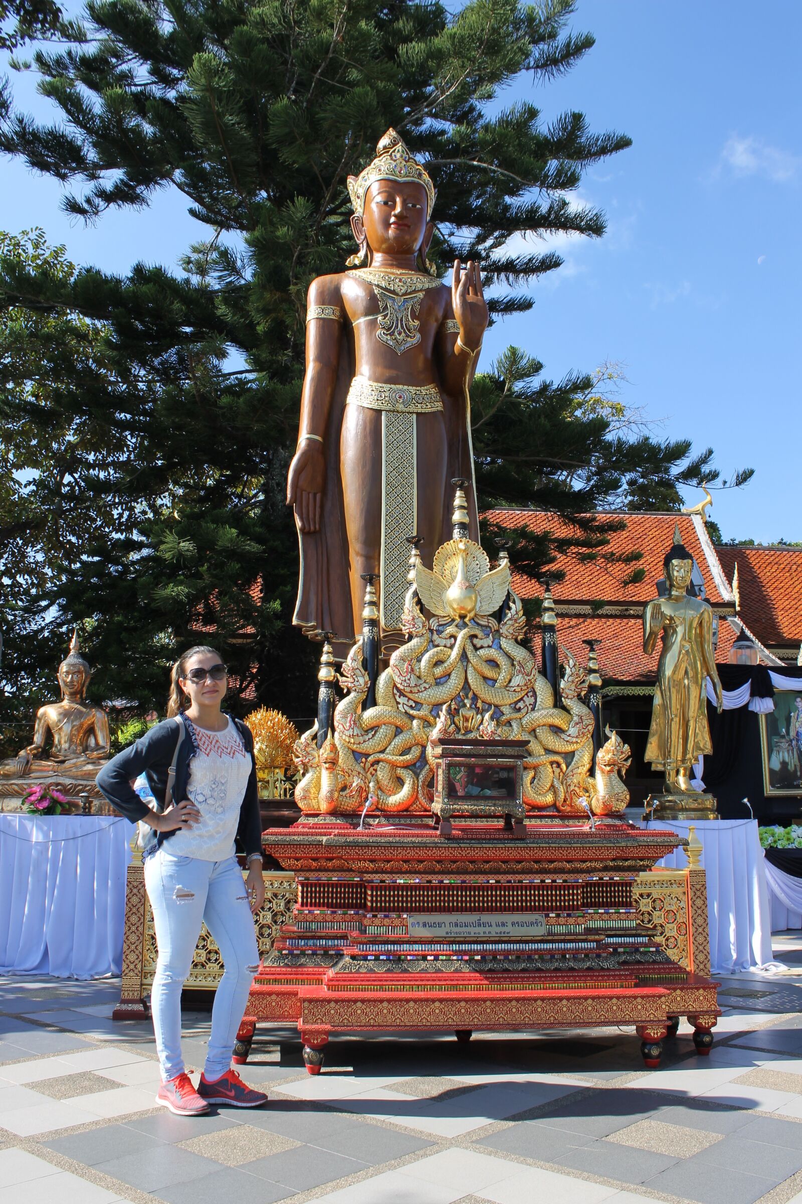 Canon EOS 1100D (EOS Rebel T3 / EOS Kiss X50) sample photo. Temple, wife, trip photography