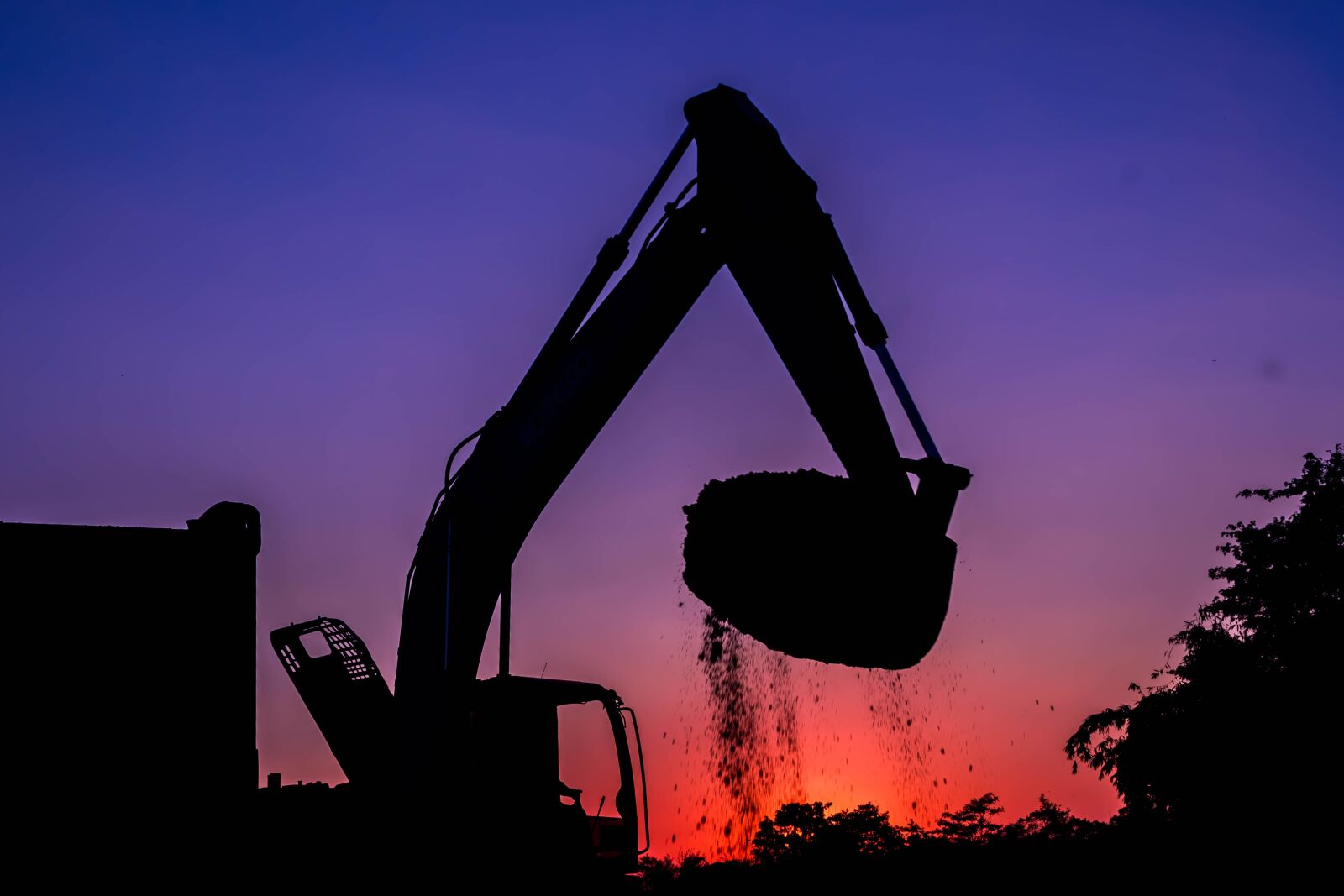 Canon EOS 100D (EOS Rebel SL1 / EOS Kiss X7) sample photo. Sunset, excavator photography