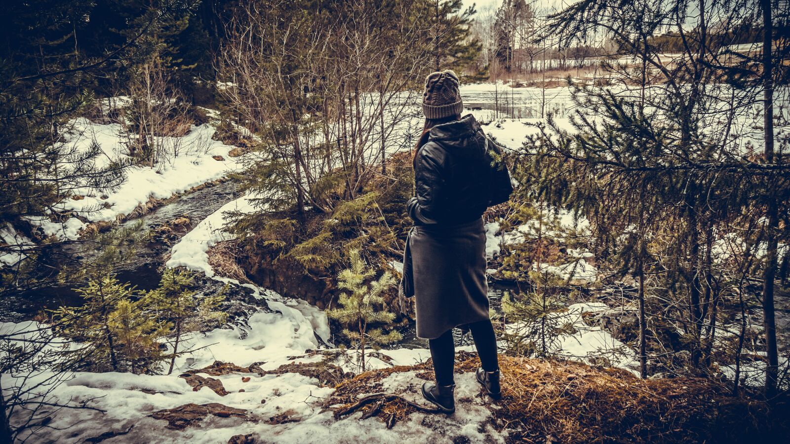 Sony a6000 + Sony Vario-Tessar T* E 16-70mm F4 ZA OSS sample photo. Girl, man, nature photography
