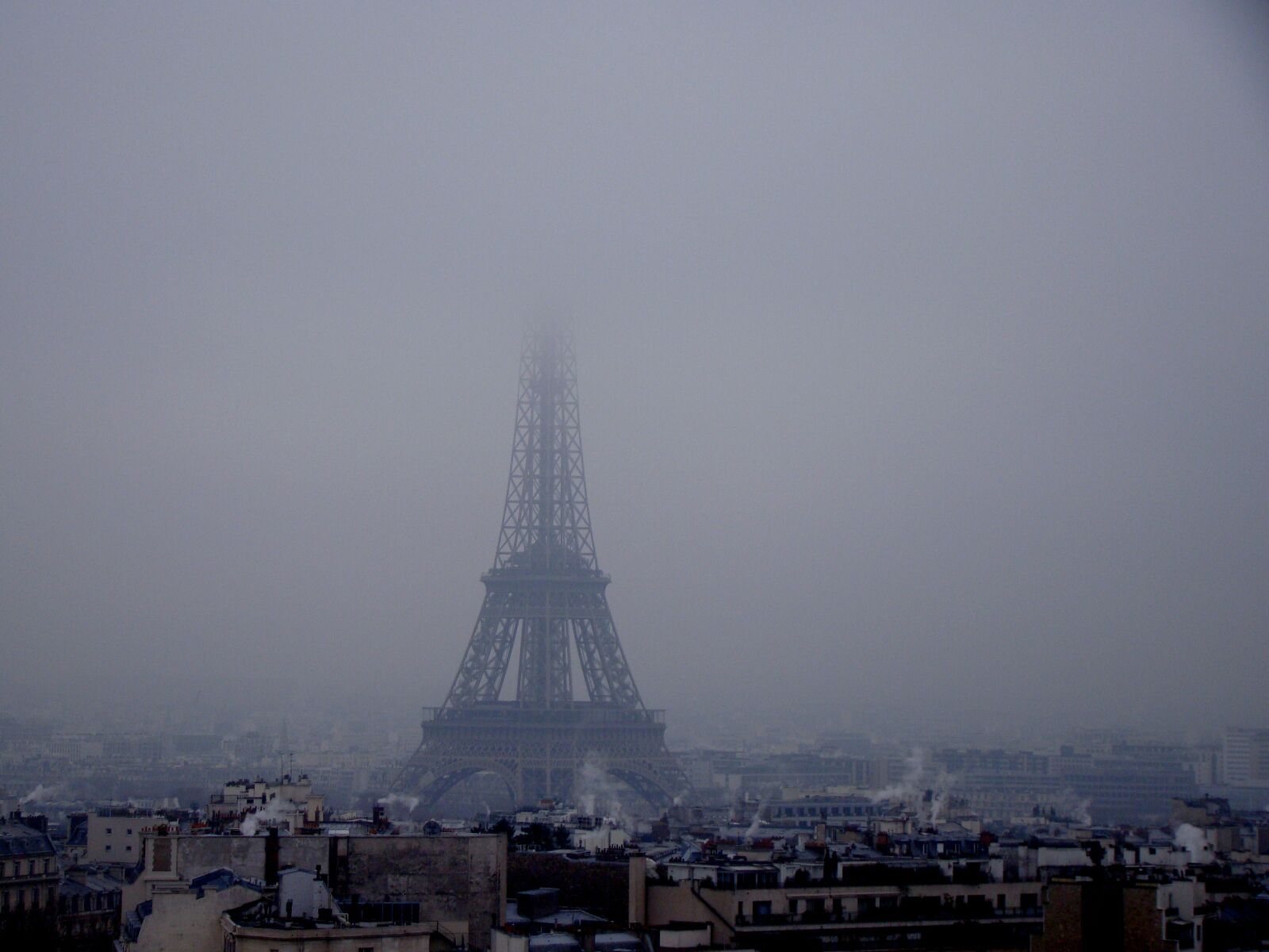 Sony Cyber-shot DSC-H50 sample photo. Eiffel tower, fog, snow photography